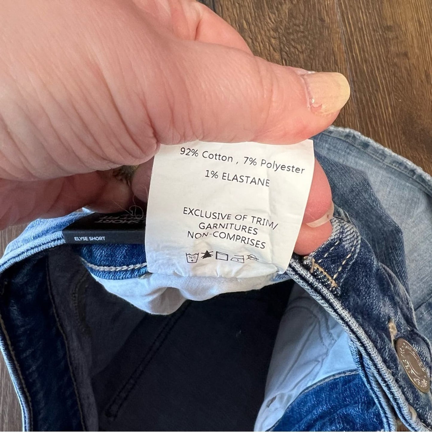 🆕 Silver Jean Elyse Mid Rise Short SZ 26/2