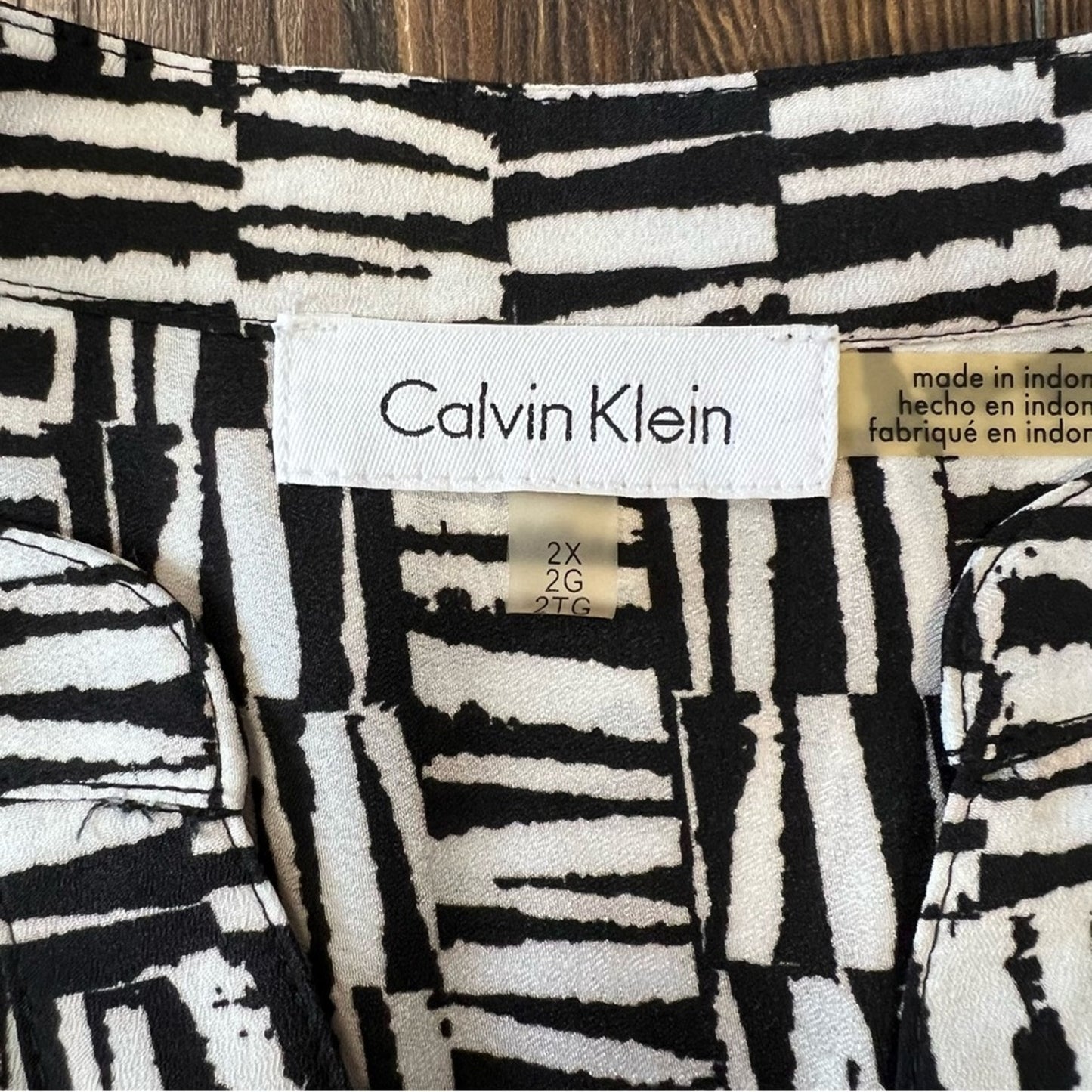 Calvin Klein abstract blouse SZ 2X