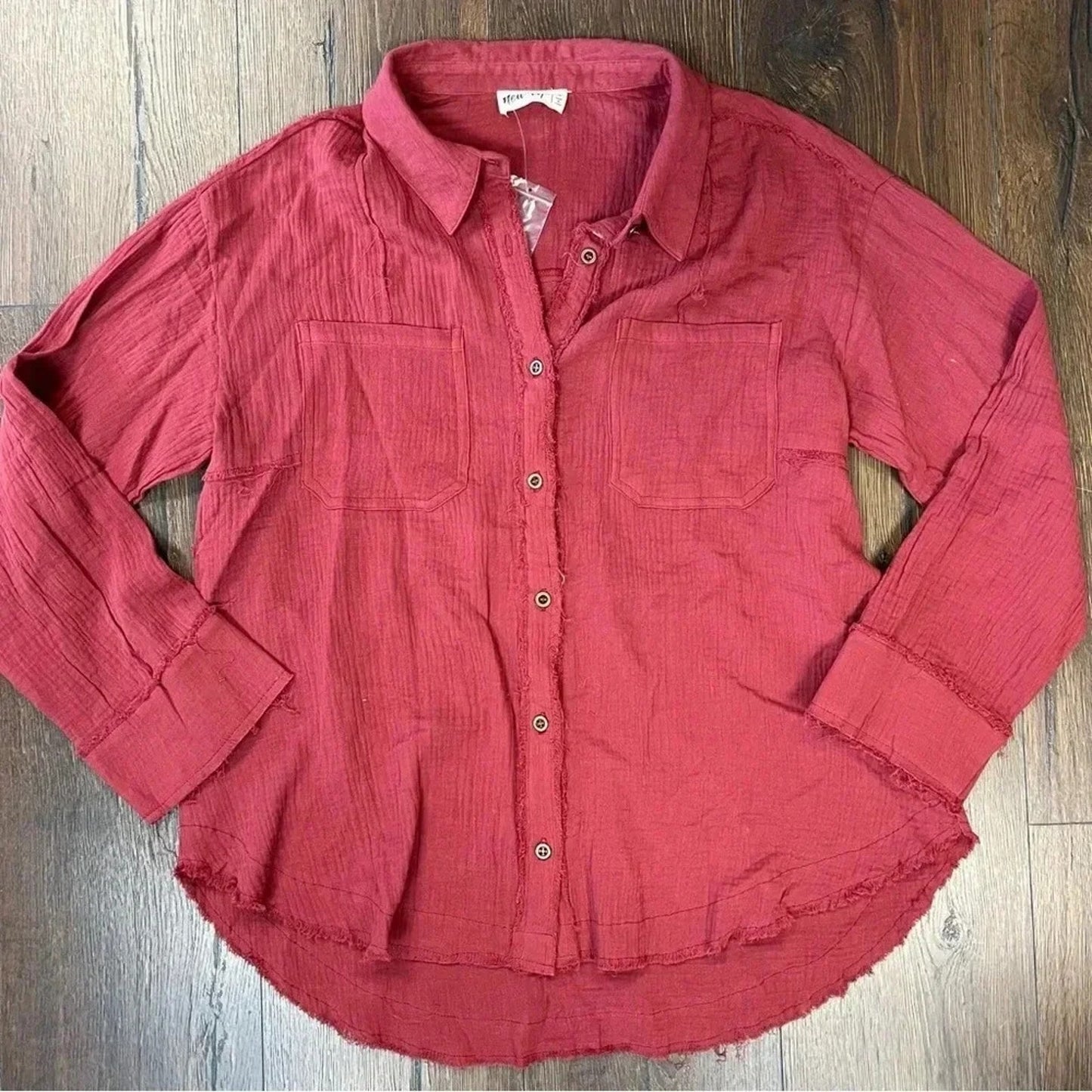🆕 New In Burgundy Button Down Collared Top SZ LG