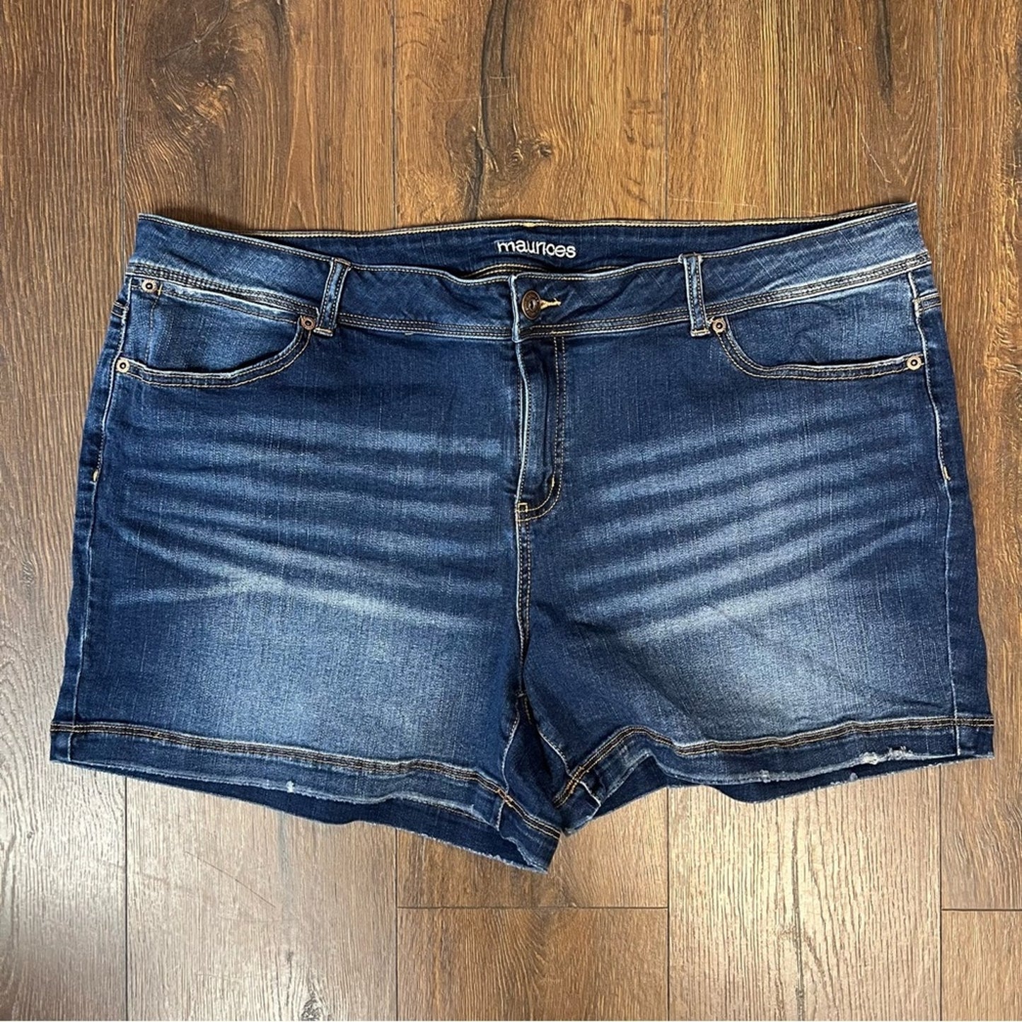 Maurice’s dark wash denim shorts SZ 24