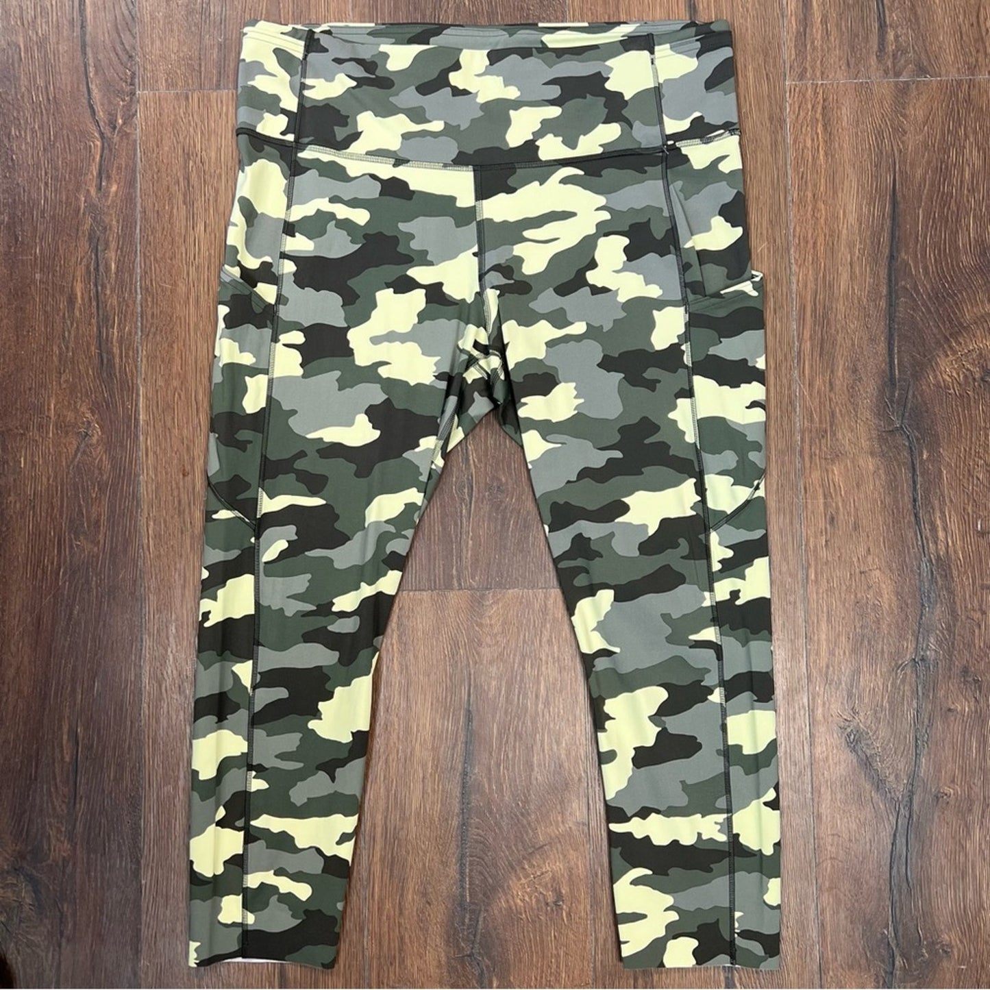 Lululemon Fast & Free High Rise Crop 23" Camo Crispin Green‎ SZ 14