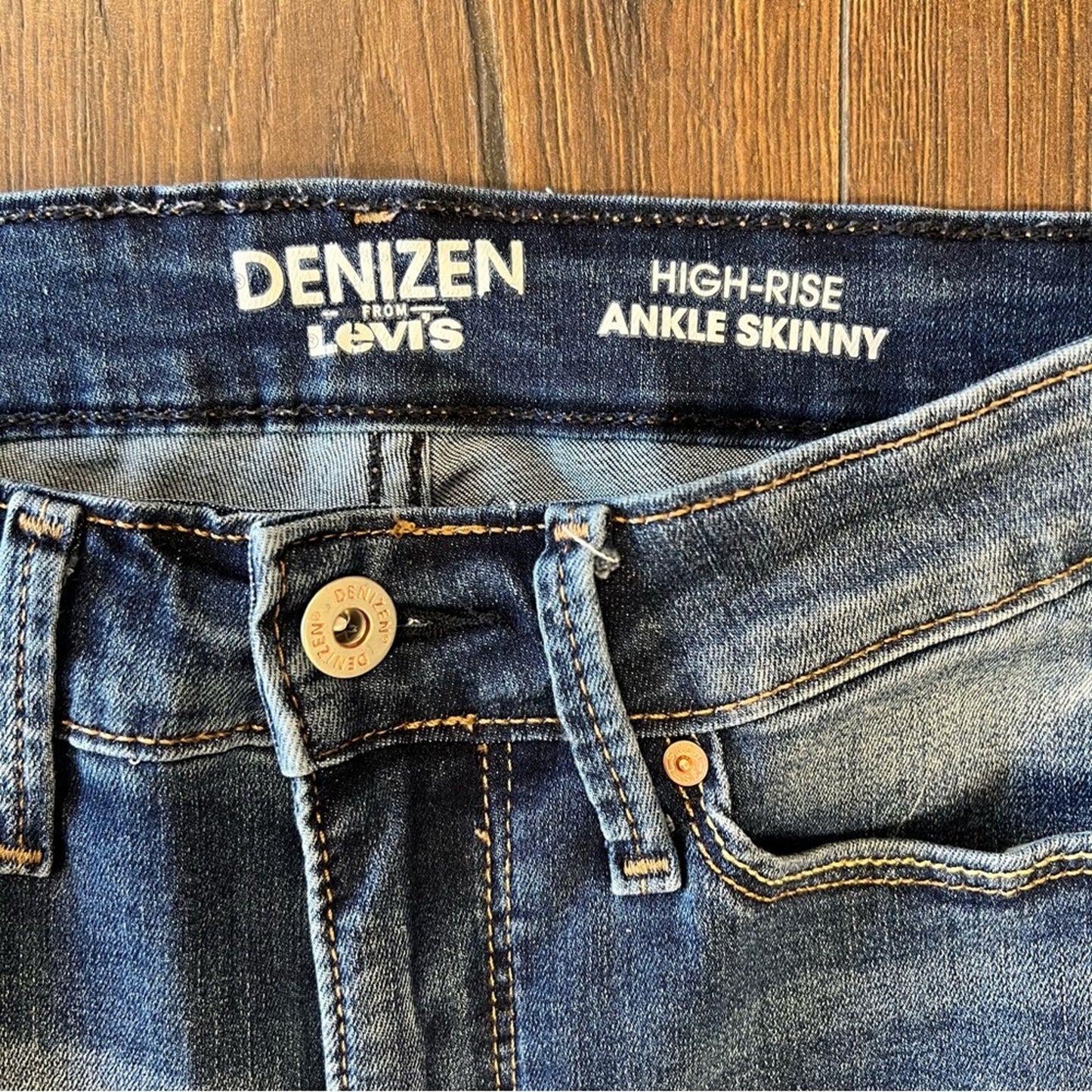 DENIZEN high-rise ankle skinny jeans from Levi SZ 4S