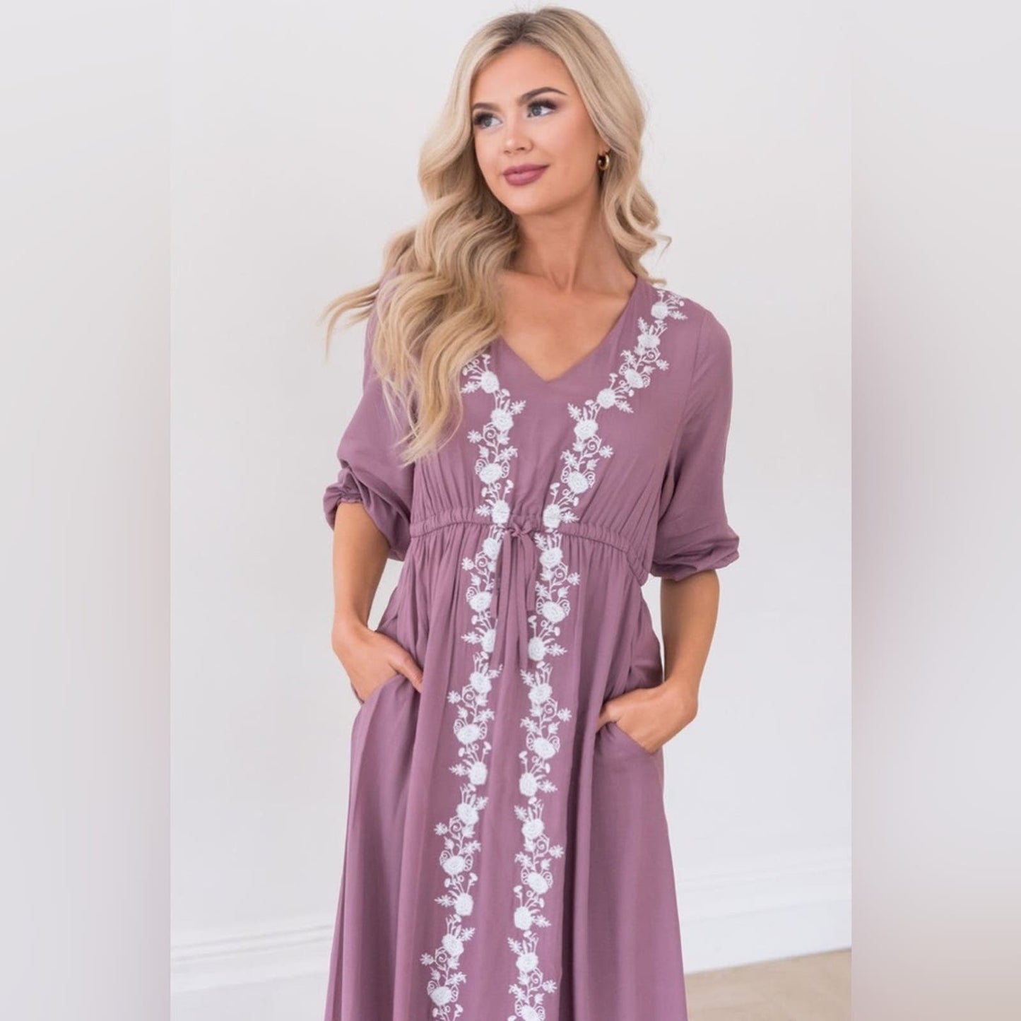 Polygram “The Rylan” modest embroidered maxi dress SZ MED