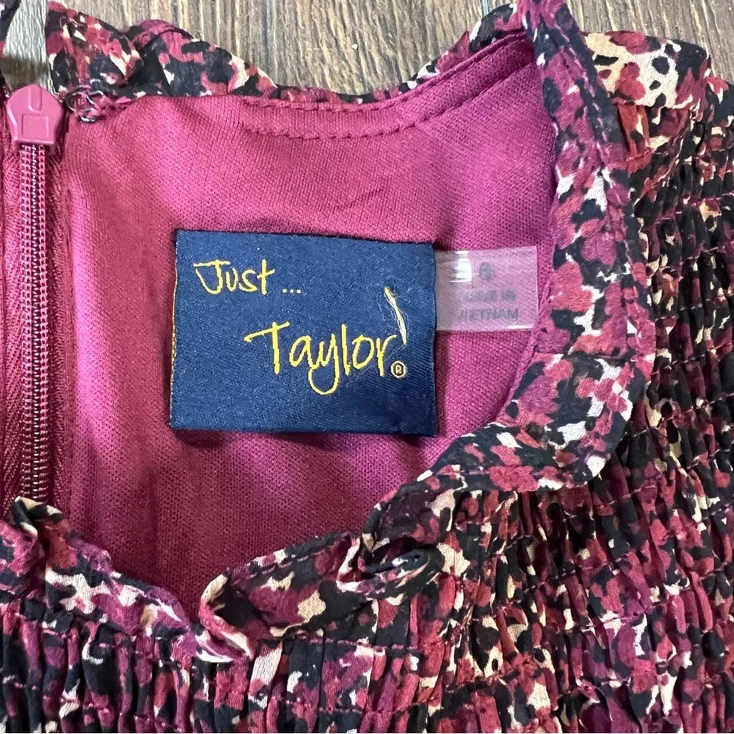 🆕 Just Taylor smocked waist dress SZ 6