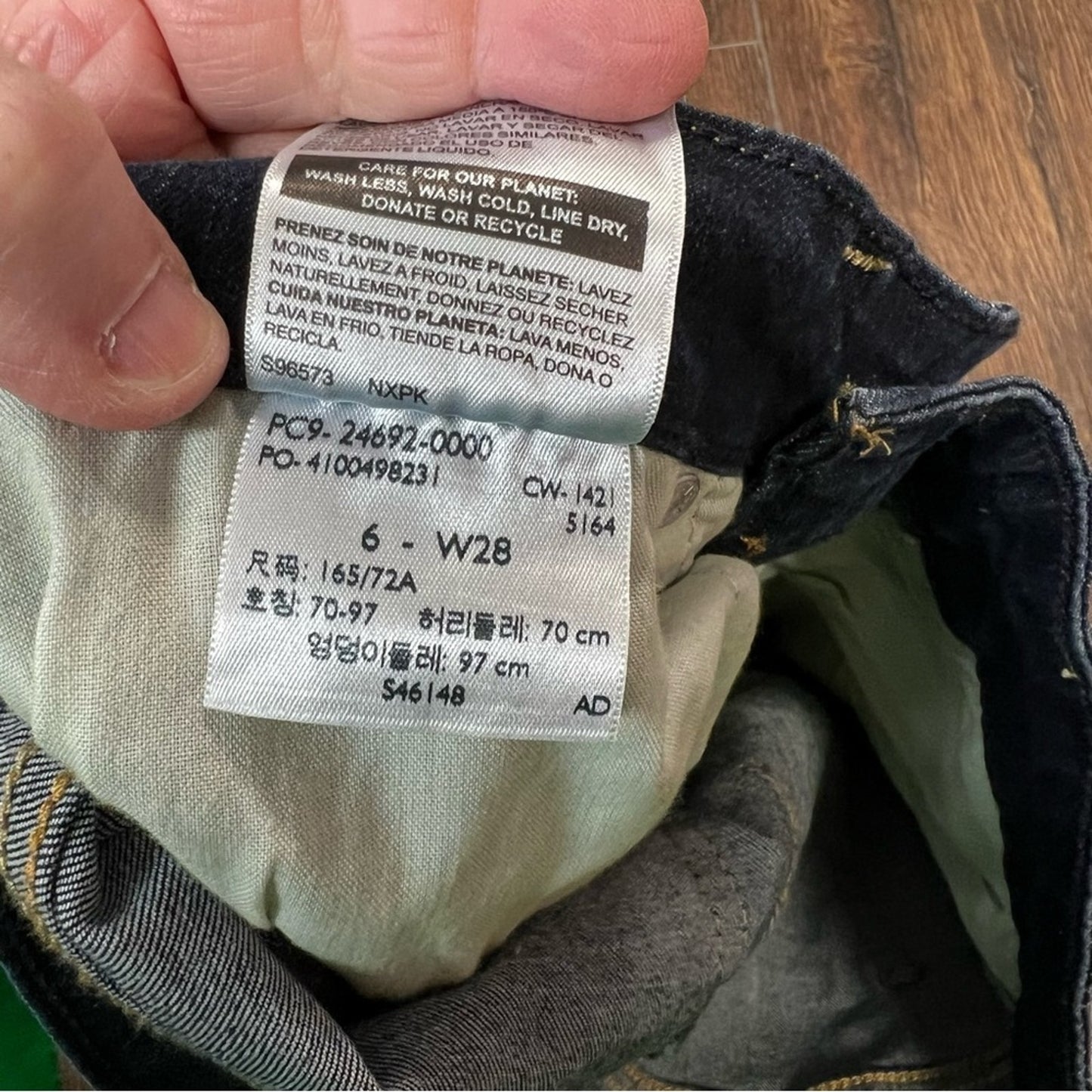 Levis mid rise Bermuda shorts SZ 28/6