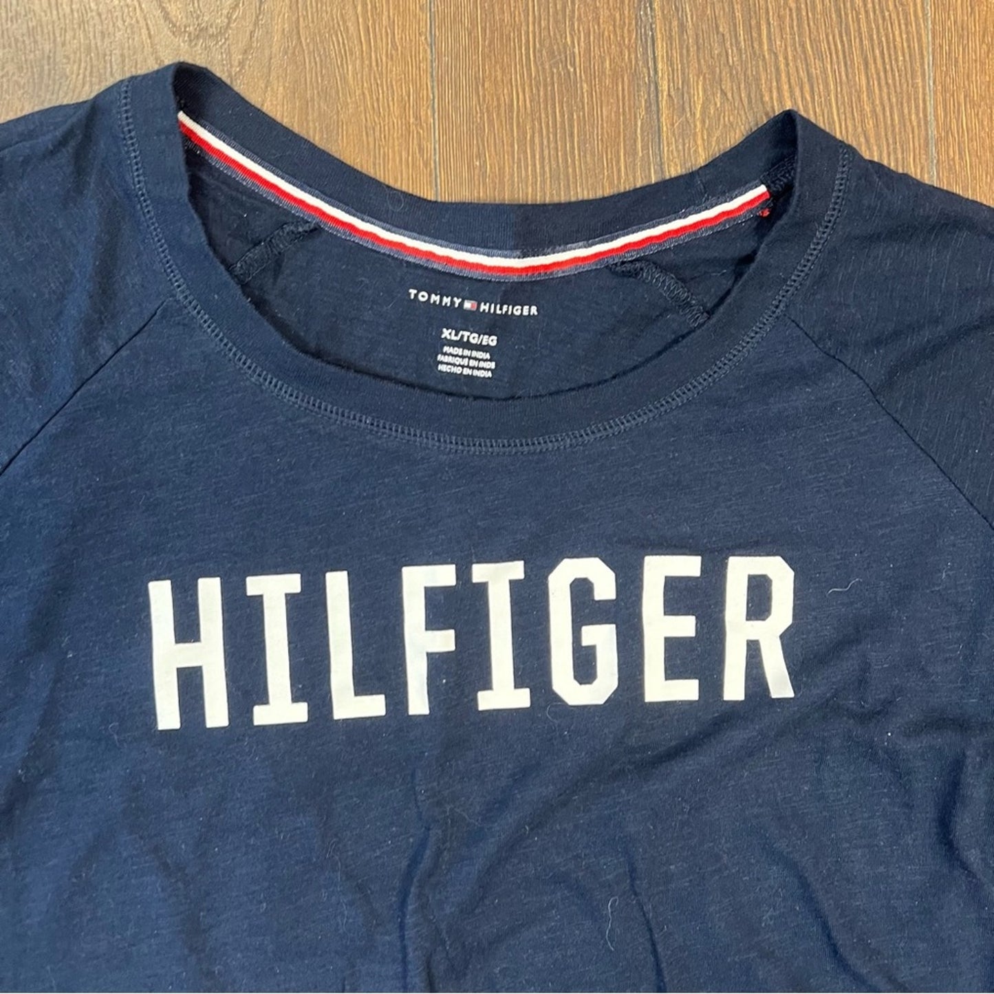 Tommy Hilfiger navy long sleeved scoopneck tee SZ XL