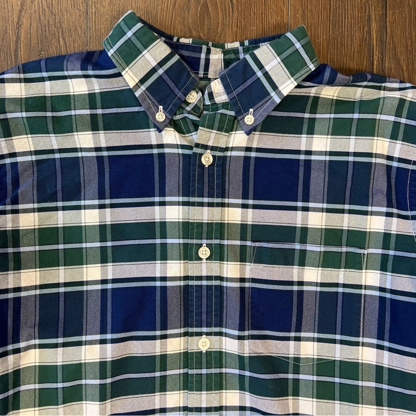 Brooks brothers plaid button-down SZ MED