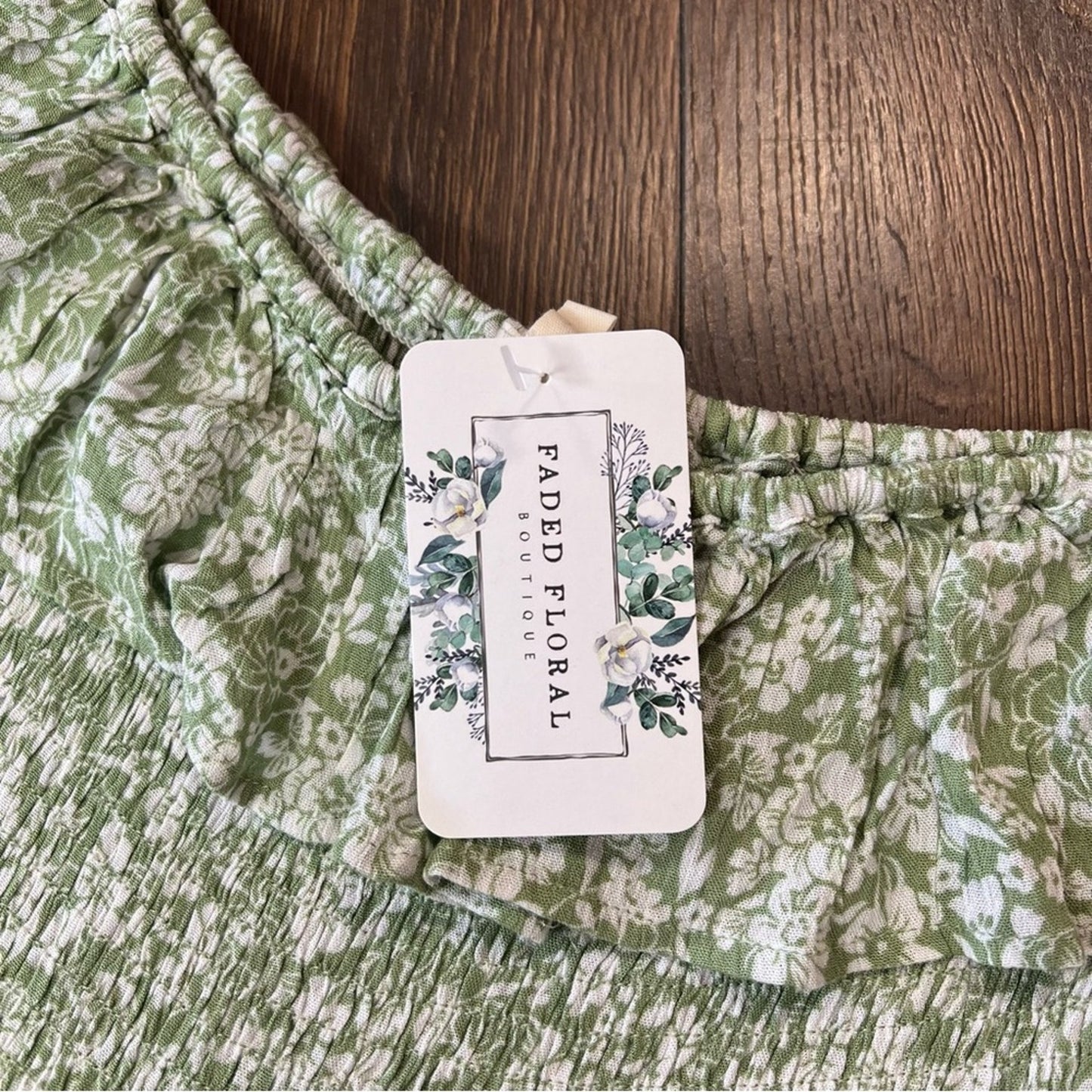 🆕 faded Floral, Boutique Promesa green floral maxi dress SZ LG