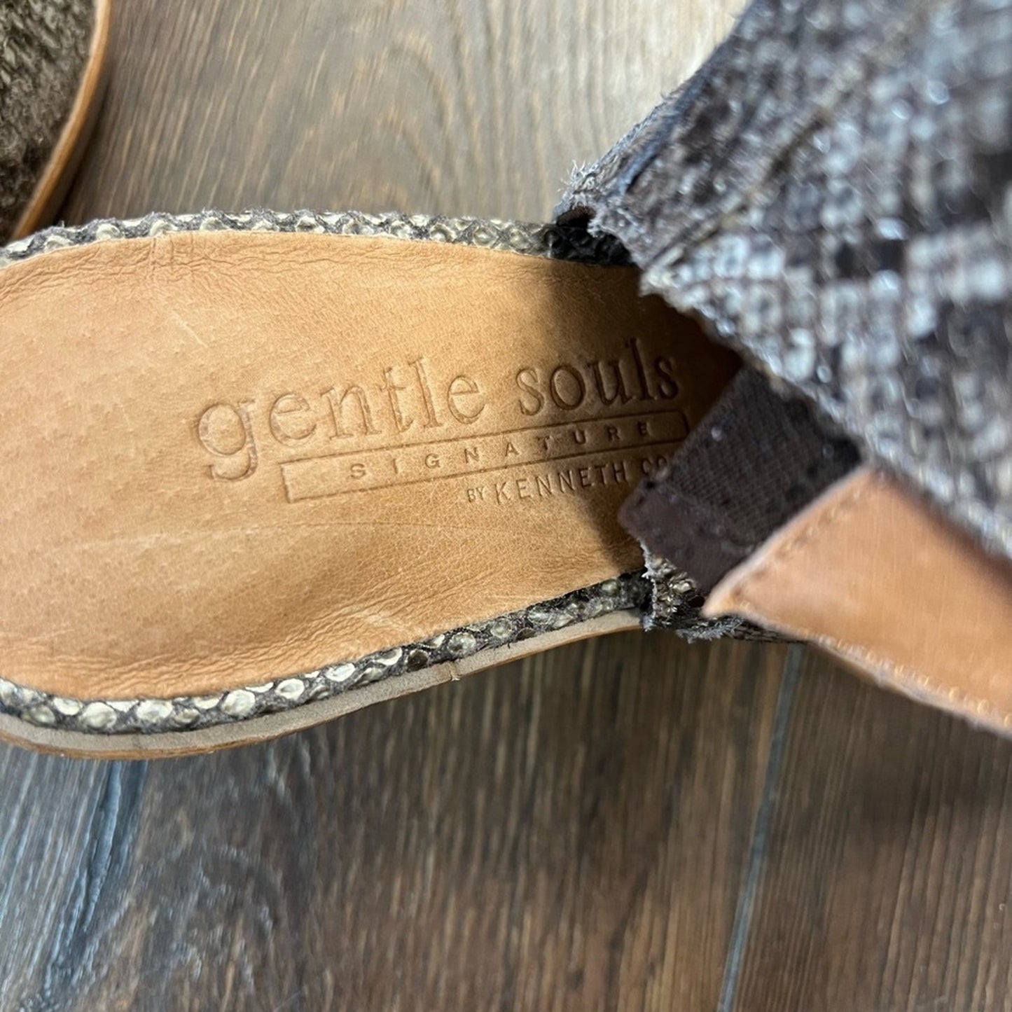 Gentle souls signature by Kenneth Cole sling back bootie SZ 7