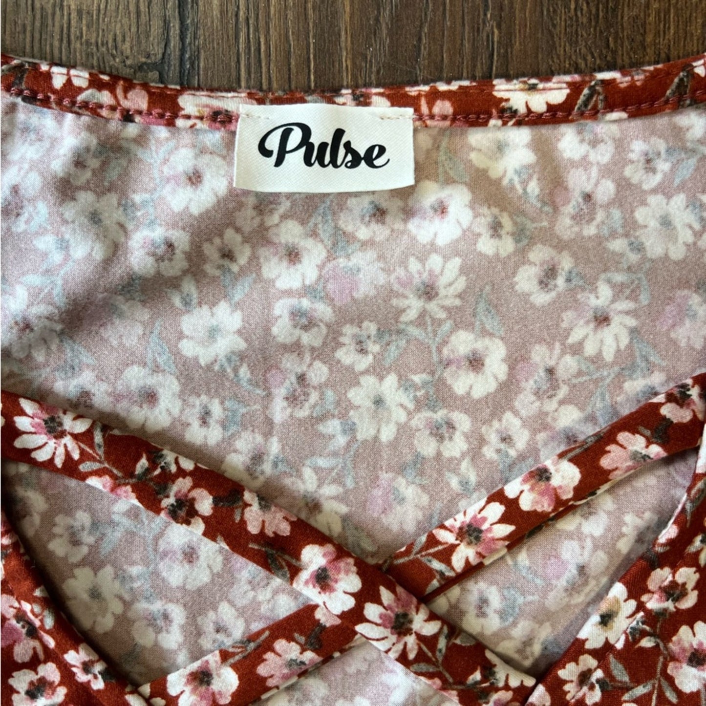 Pulse Boutique rust floral crisscross tank SZ MED