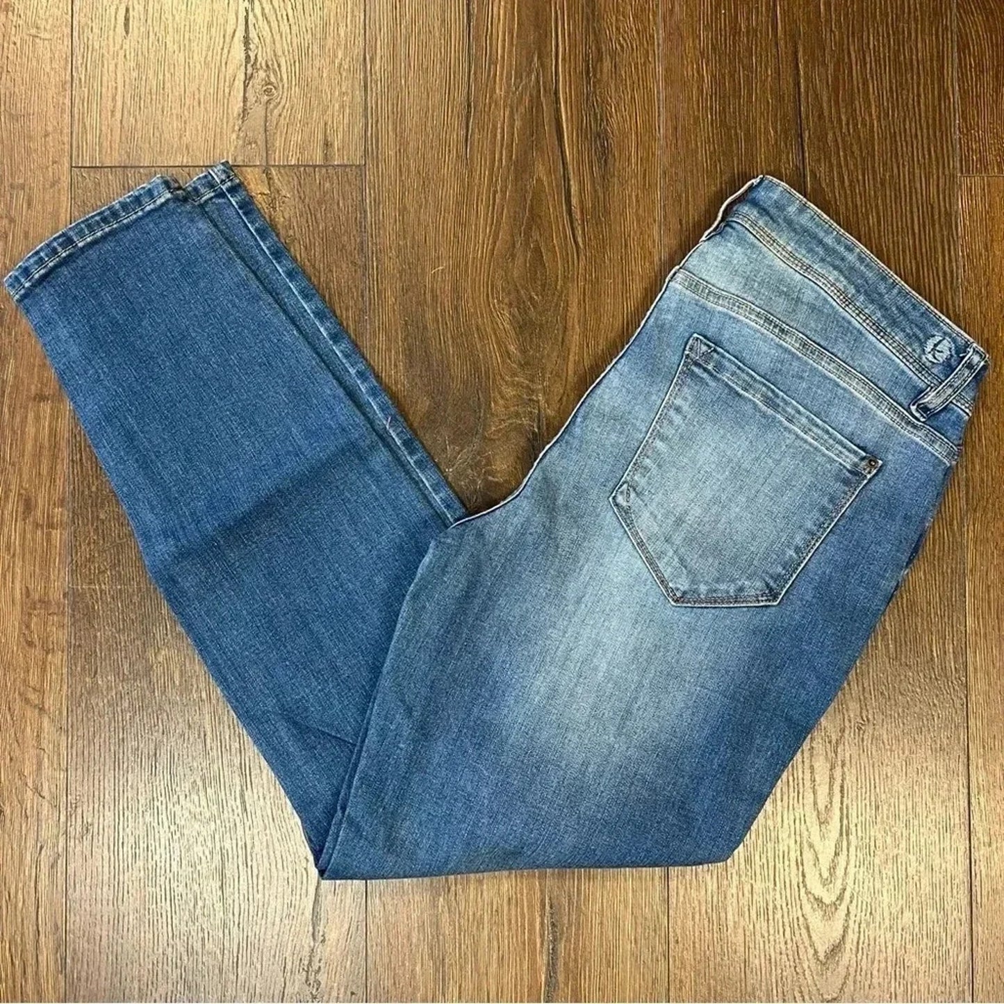Kensie‎ floral embroidered jeans SZ 10/30
