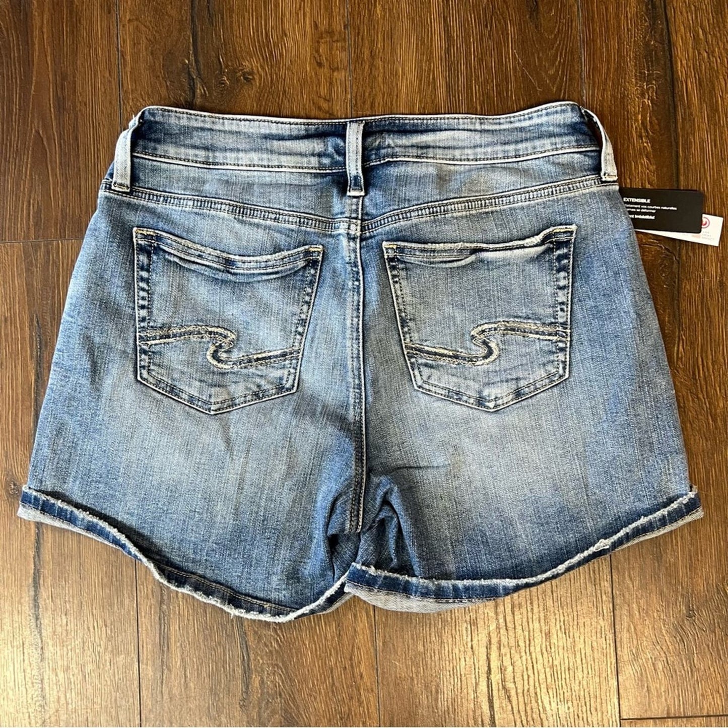 🆕 Silver Jean Elyse Mid Rise Short SZ 26/2