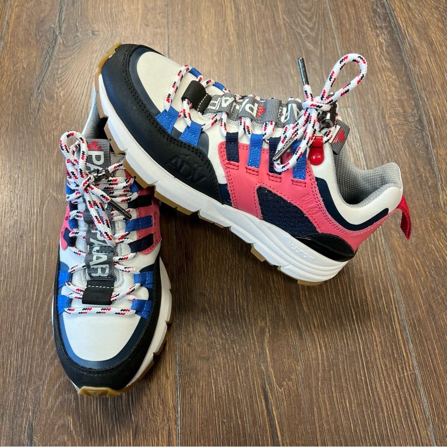 🆕 Pajar Canada Fira sneaker SZ 5/5.5
