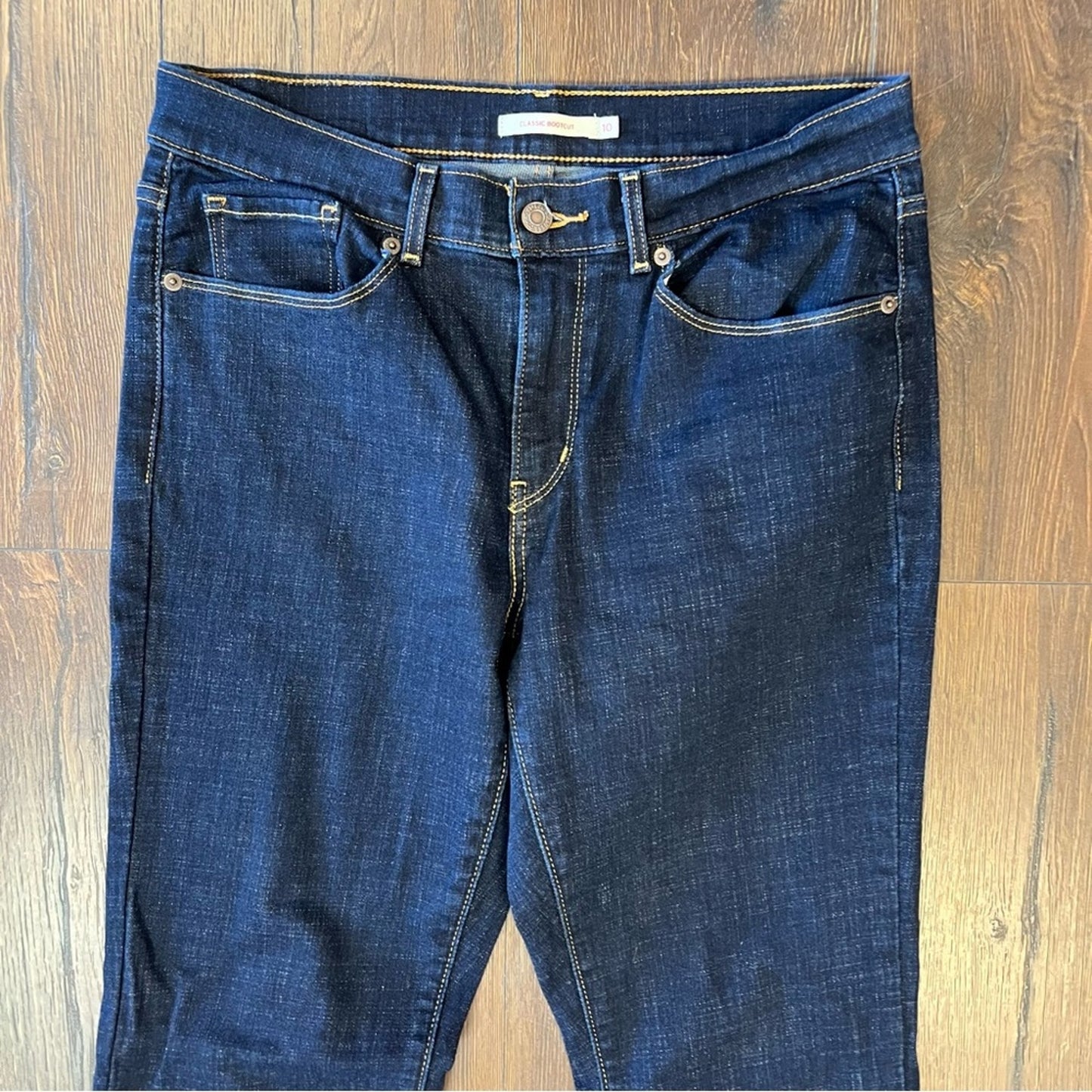 Levi classic boot cut jeans SZ 10