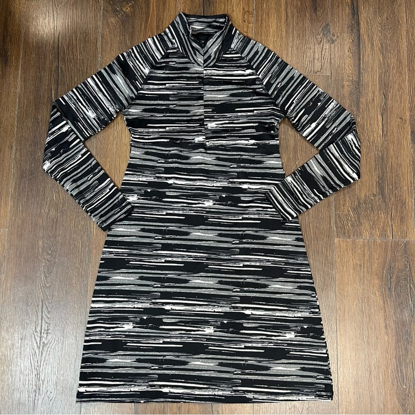 Soybu Women's Black And White Athletic Dress SZ XS