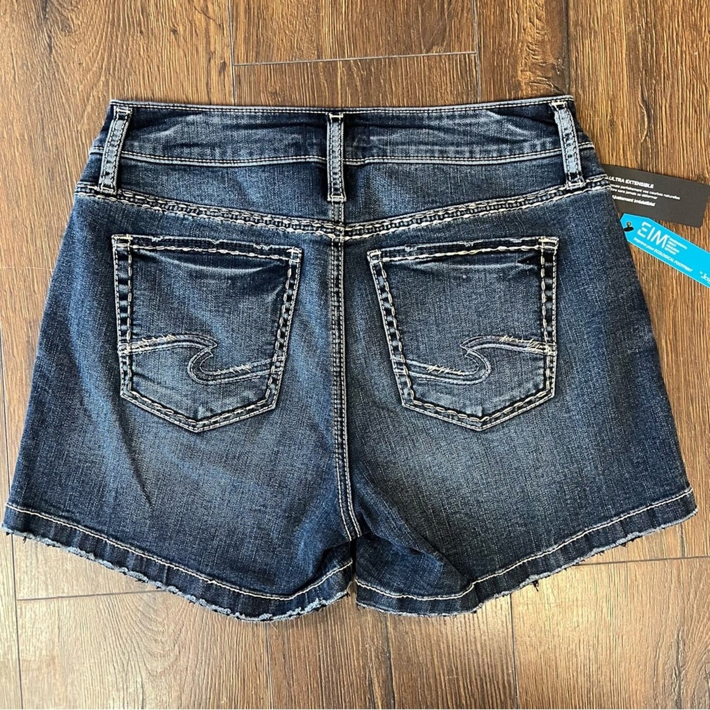 🆕 Silver Jean Elyse Mid Rise Short SZ 26/2
