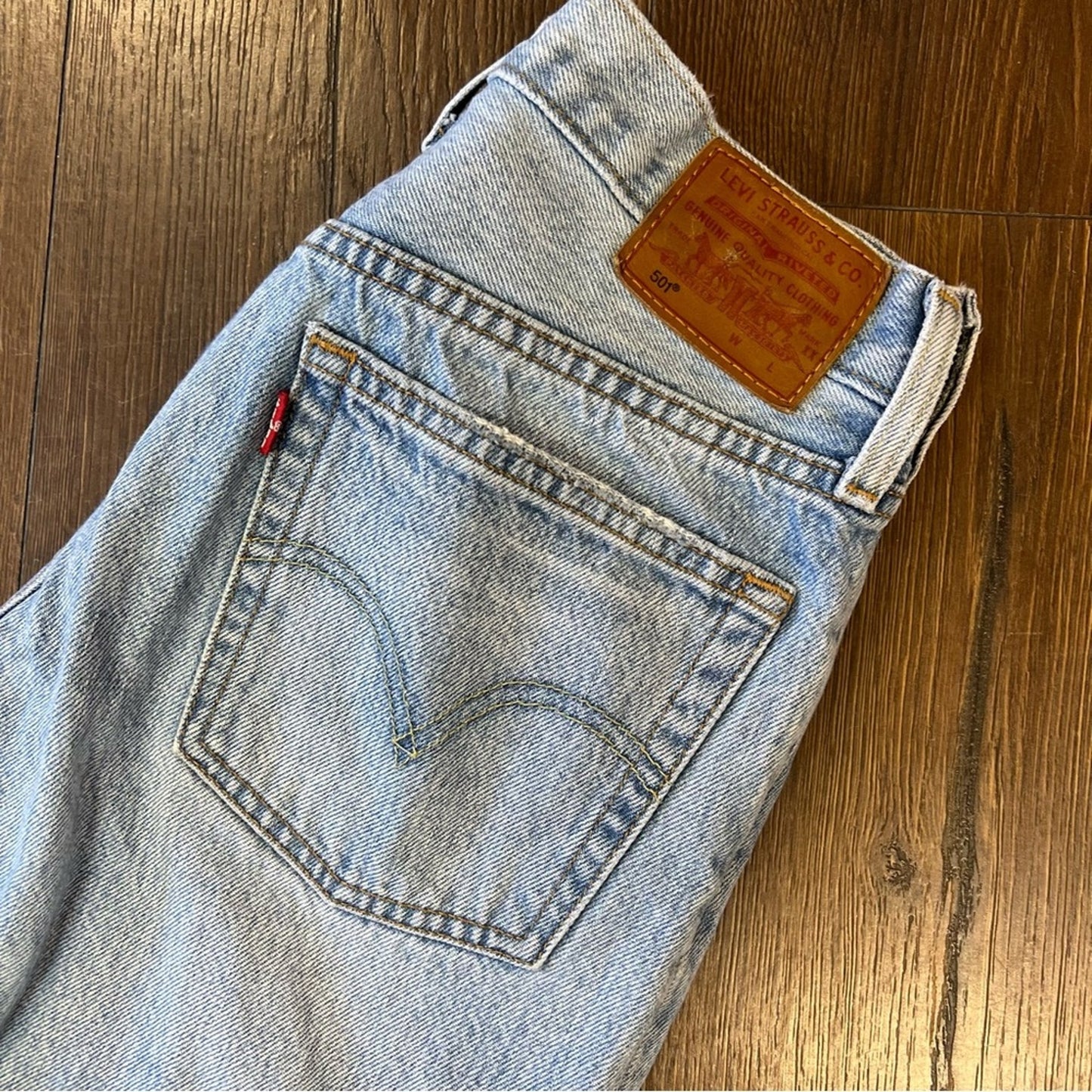Levi’s premium straight leg jeans SZ 27/4