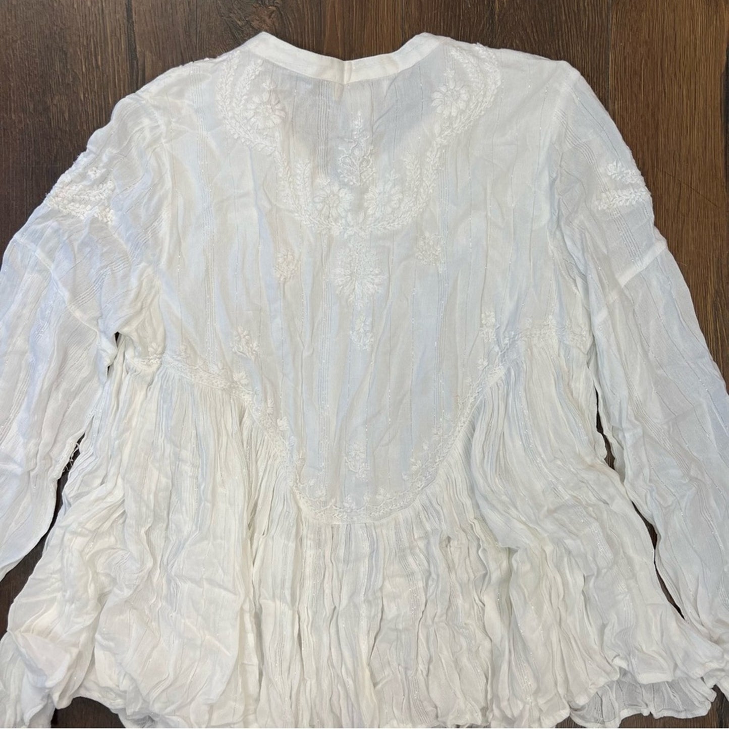 🆕 Rachel Zoe metallic threaded embroidered blouse SZ MED