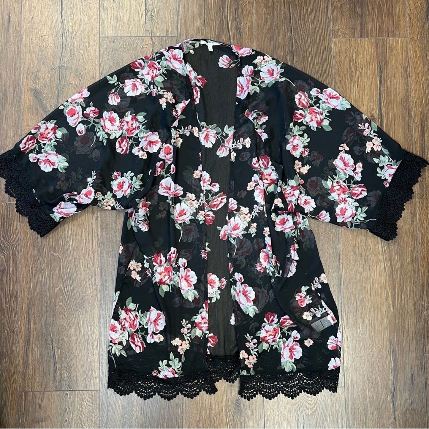 Maurices black floral crochet trim kimono SZ MED