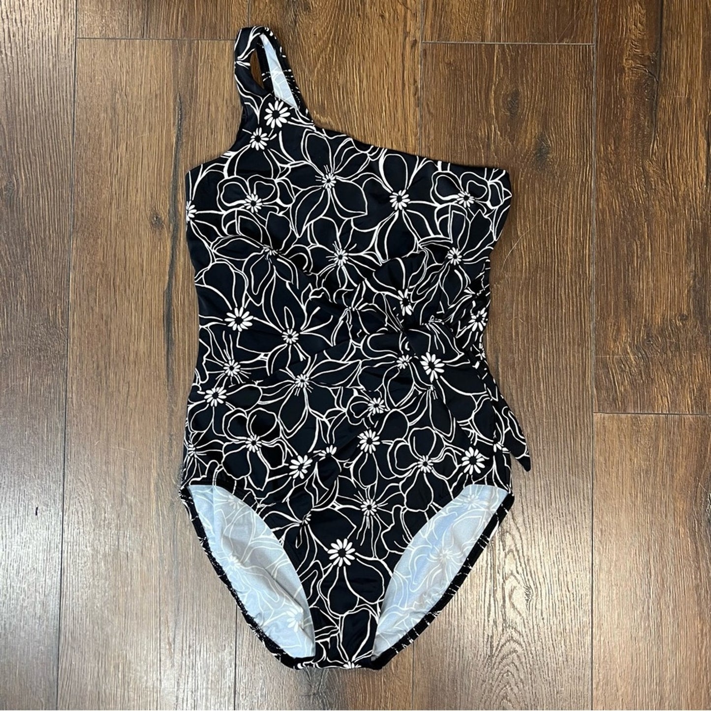 TALBOTS MIRACLESUIT ONE SHOULDER ONE PIECE SZ 8