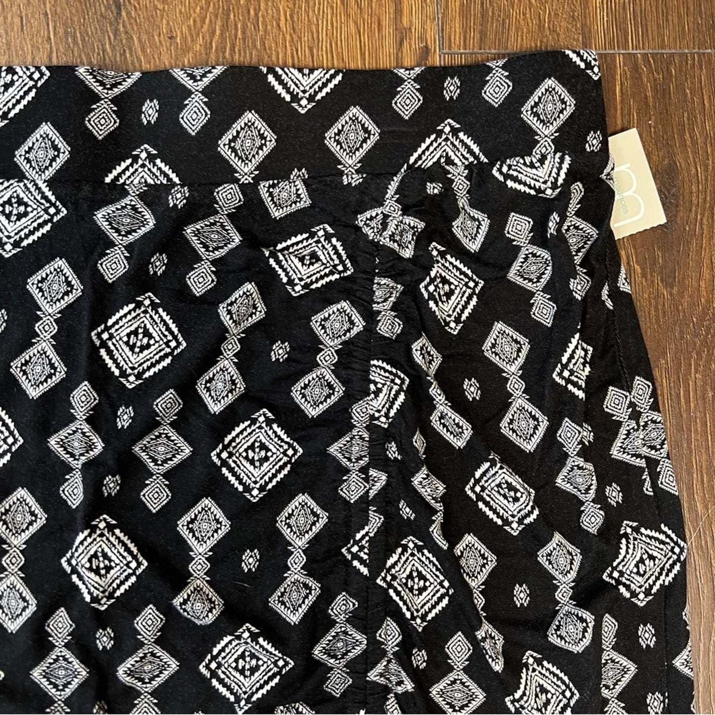 🆕 Maurice’s Ruched Midi Skirt SZ MED
