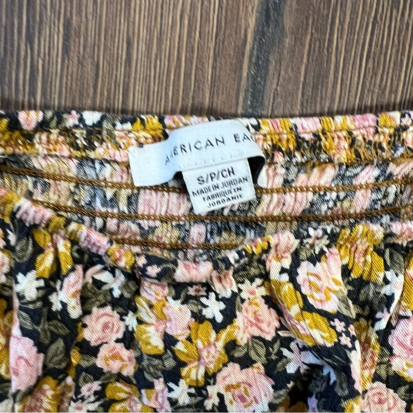 American Eagle balloon sleeved crop top SZ SM