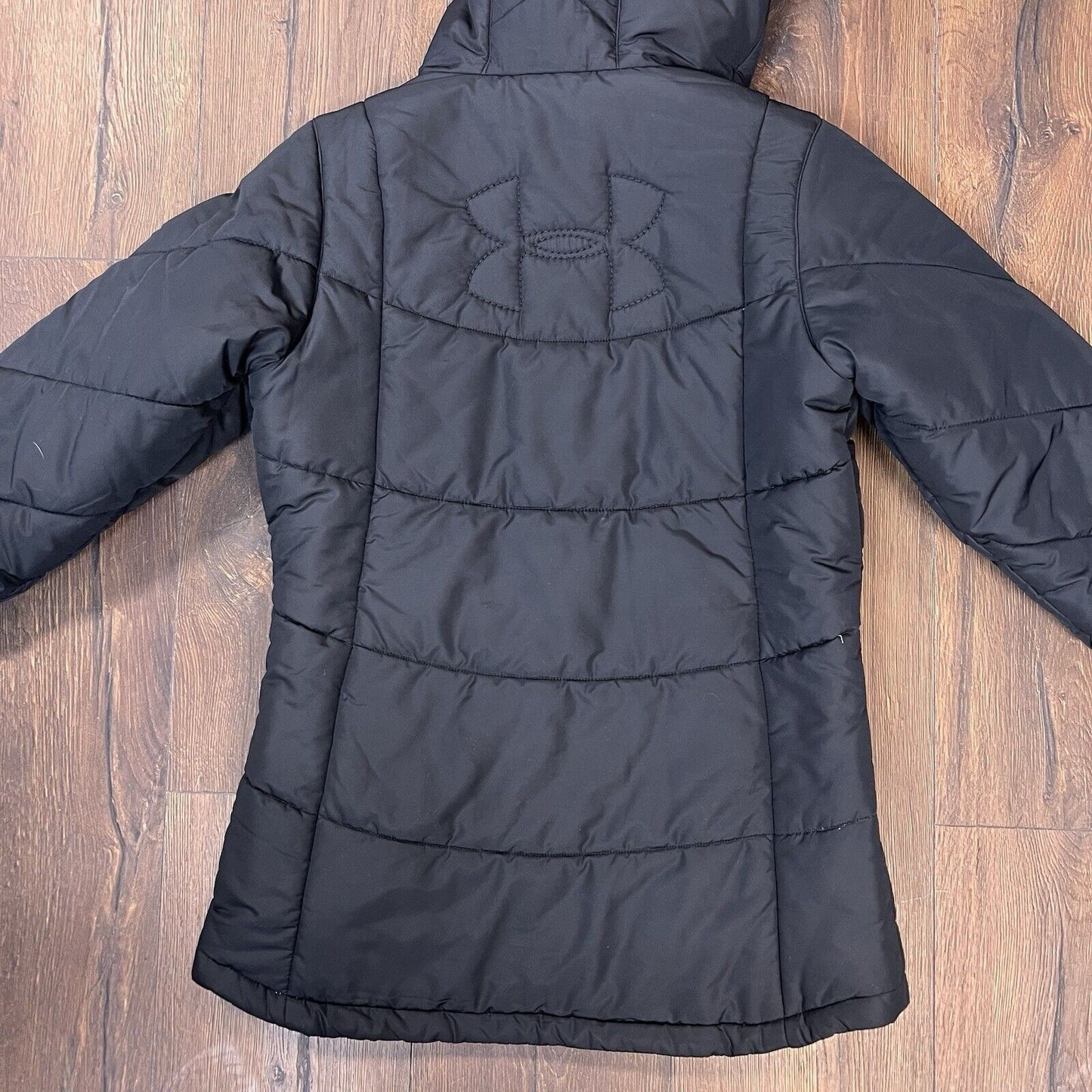 Under Armour Semi fitted black puffer Coat With Hood SZ MED