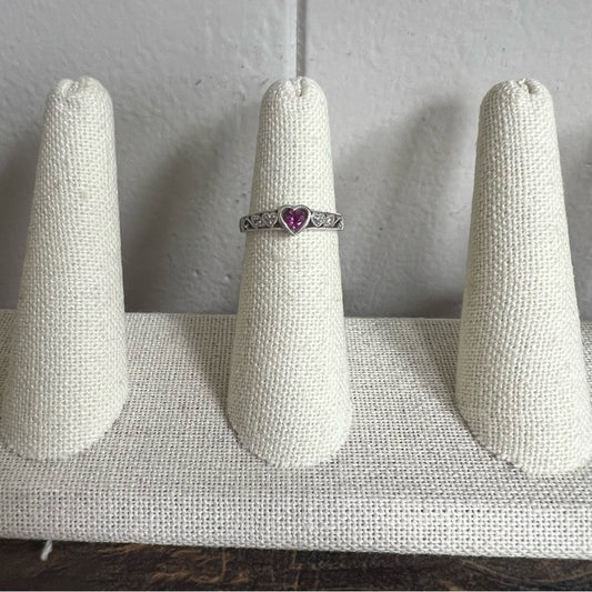 10K White Gold heart Ring with diamonds Helzberg Diamonds SZ 5.5