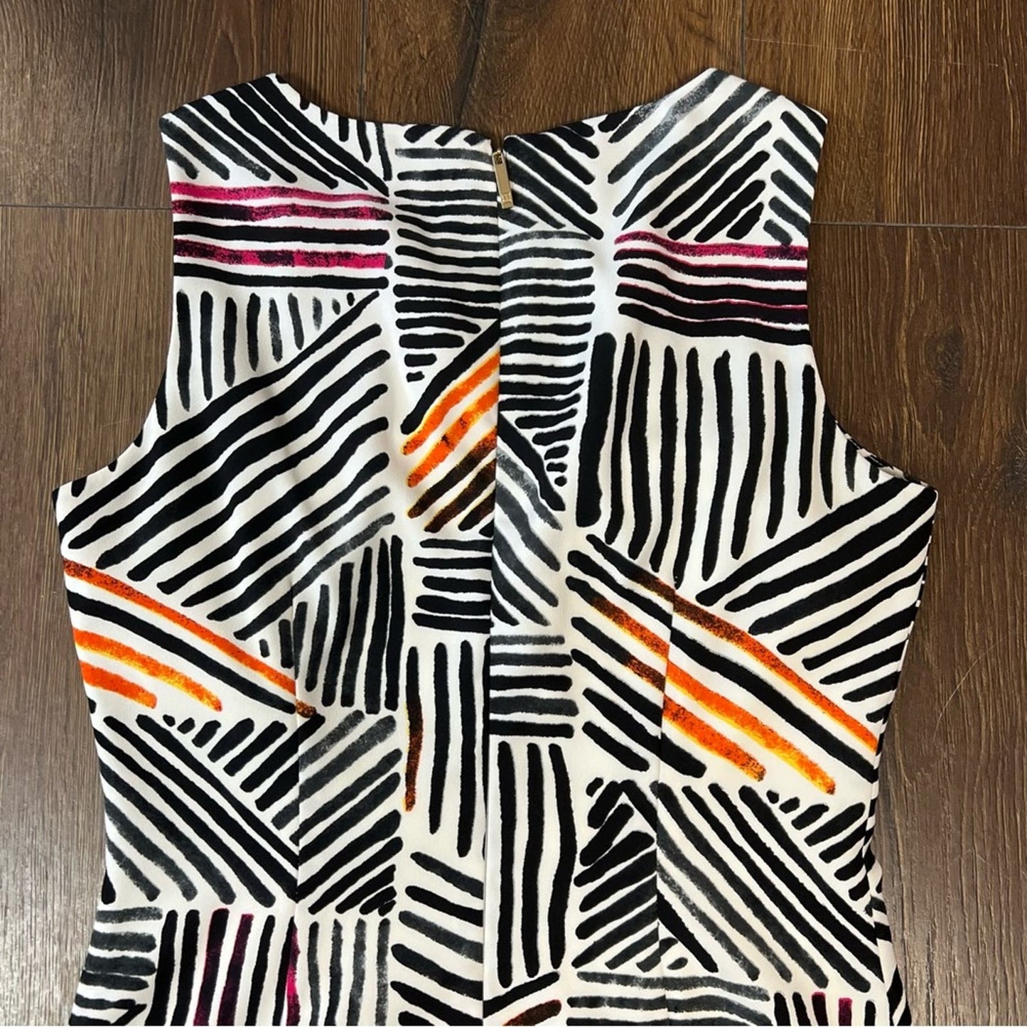 Ivanka Trump abstract sleeveless dress SZ 4
