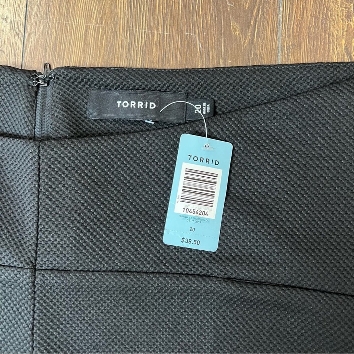 🆕 TORRID Black Textured High Waist Shorts SZ 20