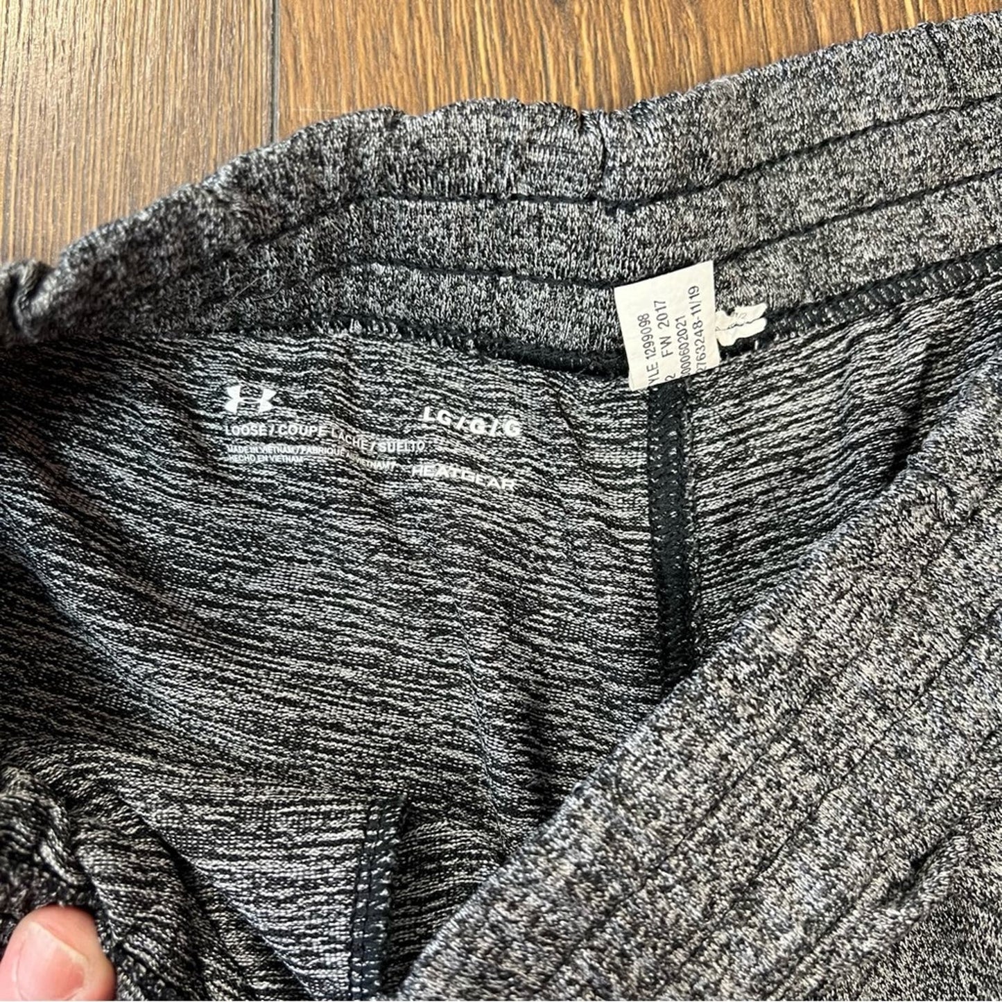Under Armour athletic shorts SZ LG