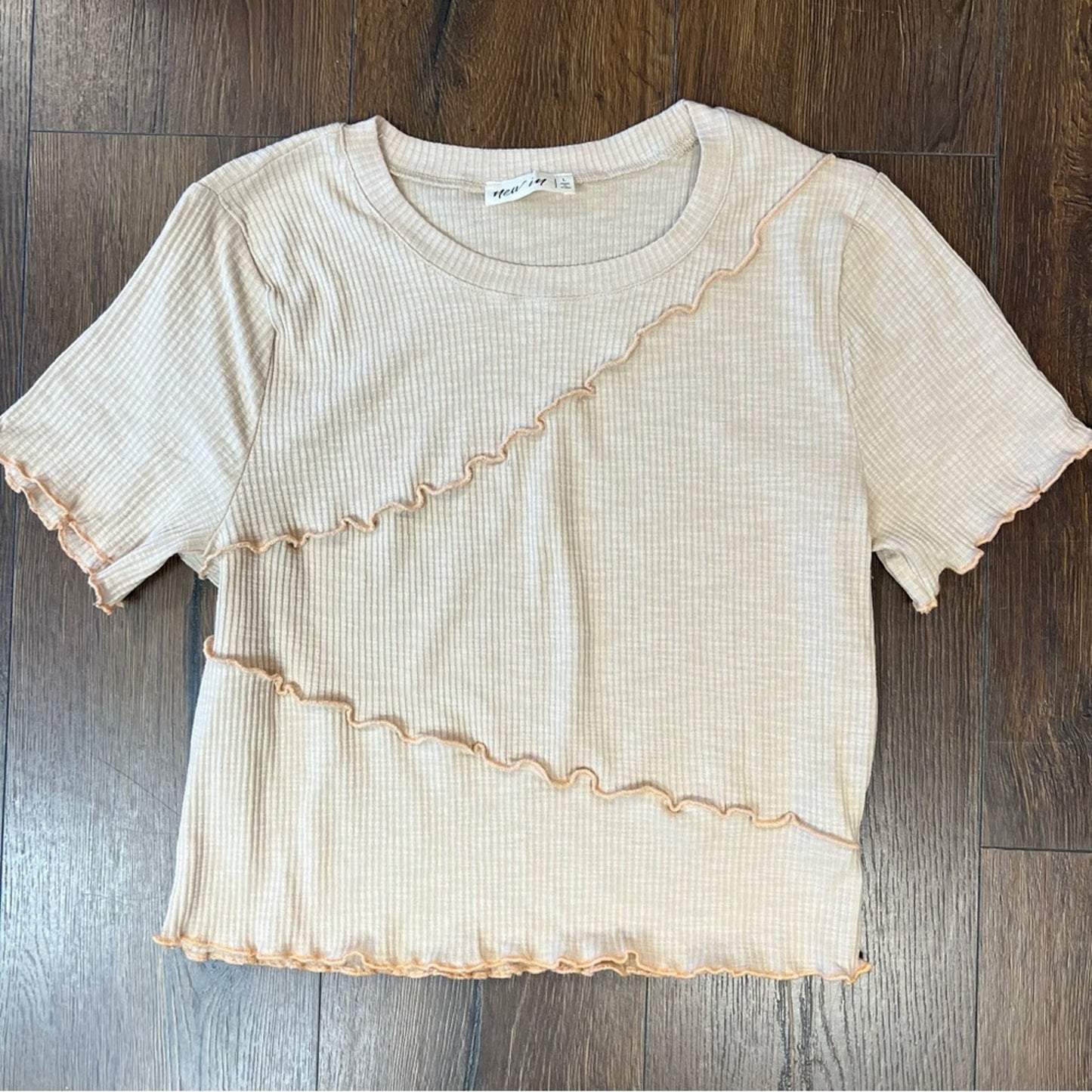 New In Tan Ruffle Tee SZ LG