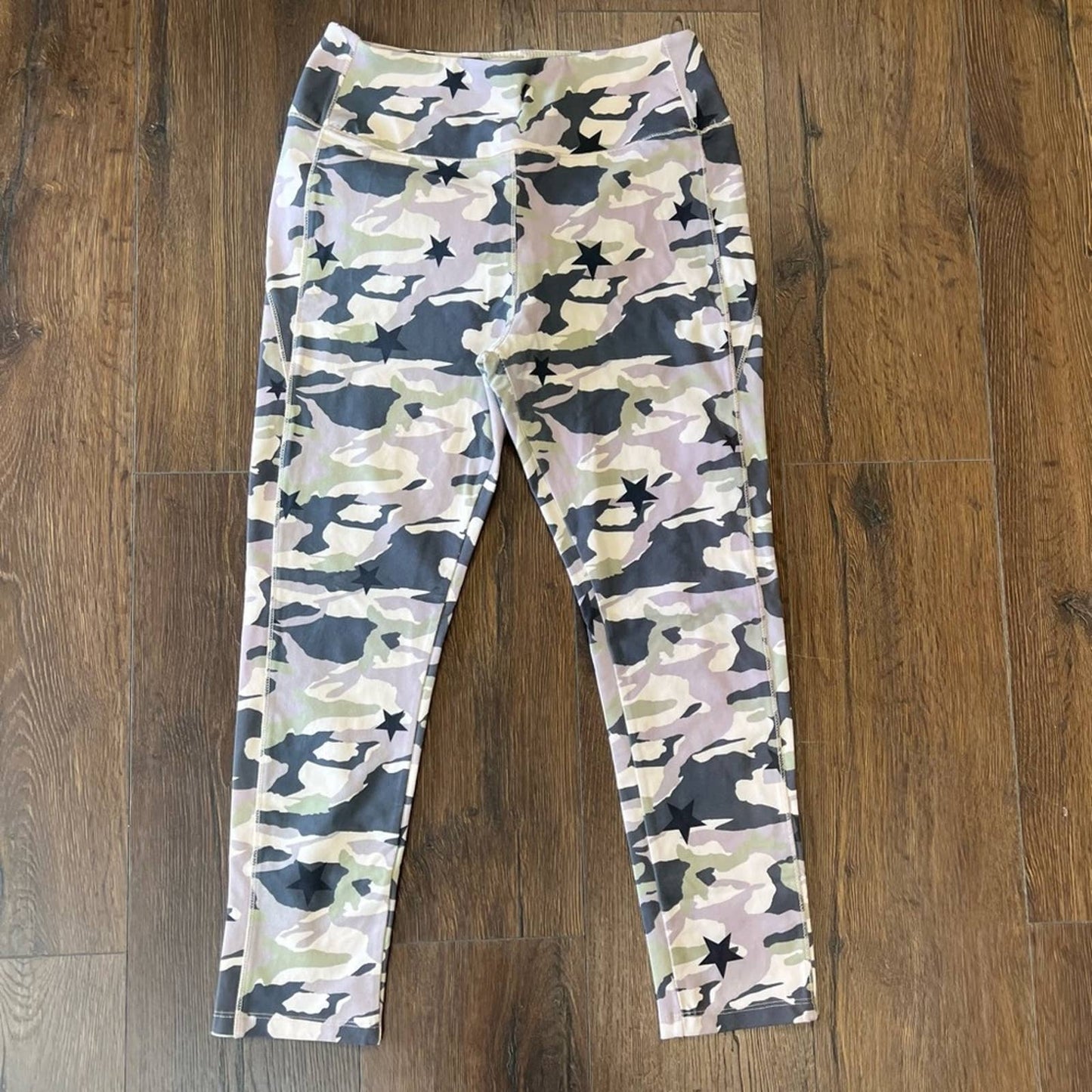 Monrow camo leggings SZ LG