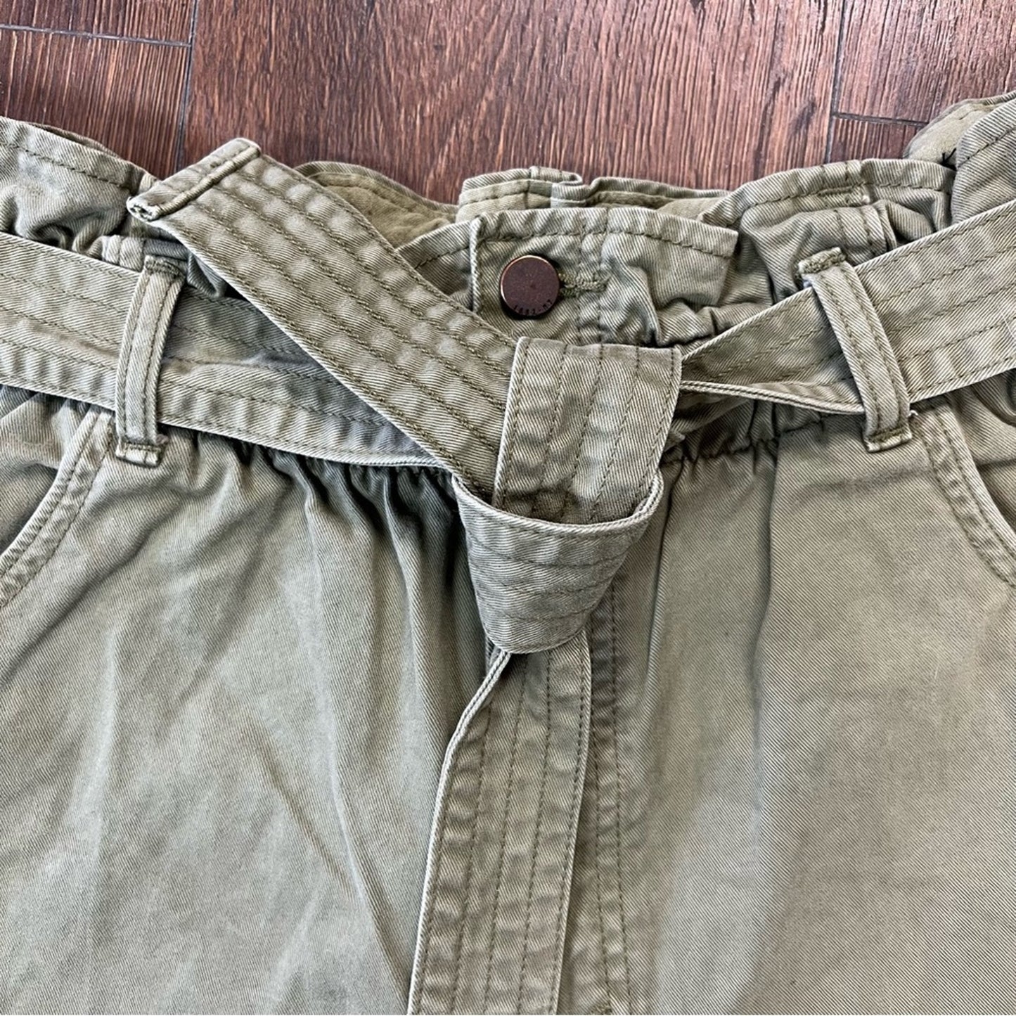 Abercrombie & Fitch Olive Green high waisted Belted Twill Paperbag Shorts SZ LG