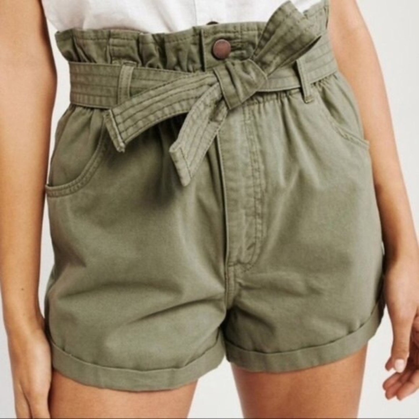 Abercrombie & Fitch Olive Green high waisted Belted Twill Paperbag Shorts SZ LG