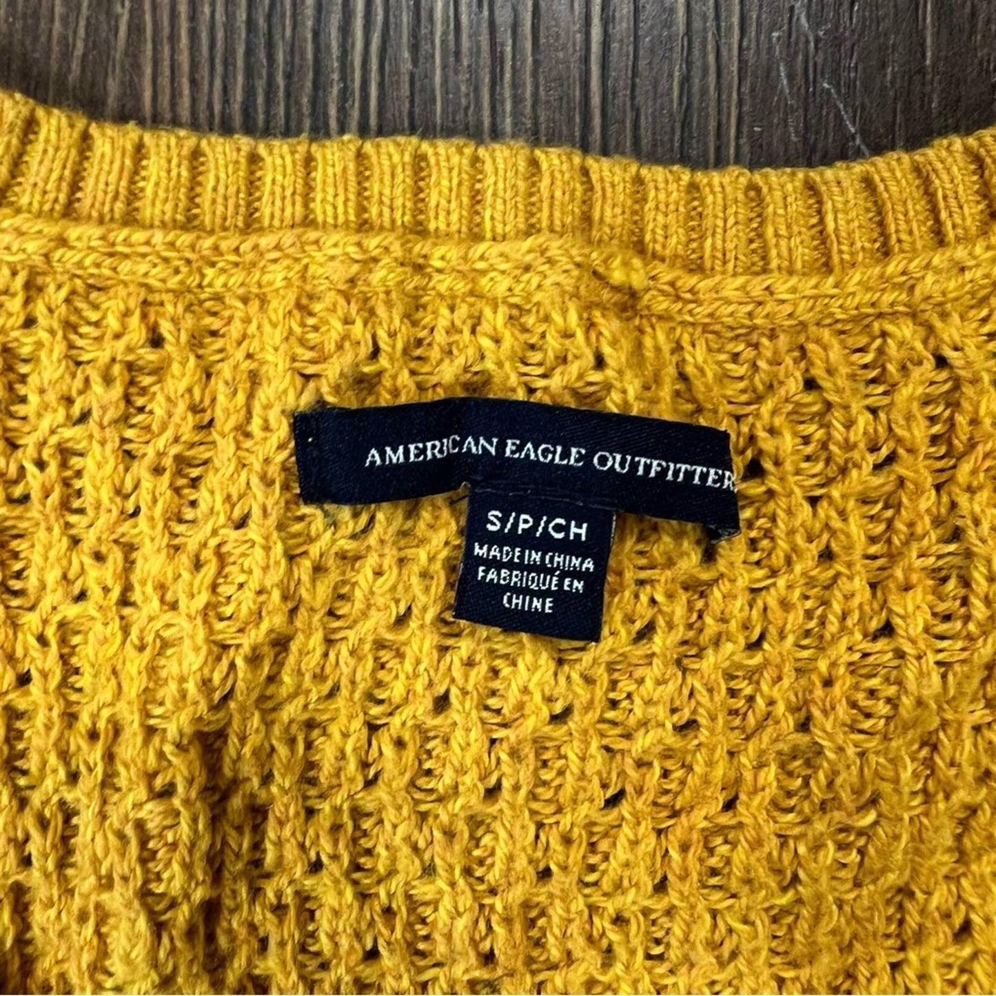 American Eagle yellow v neck sweater SZ SM