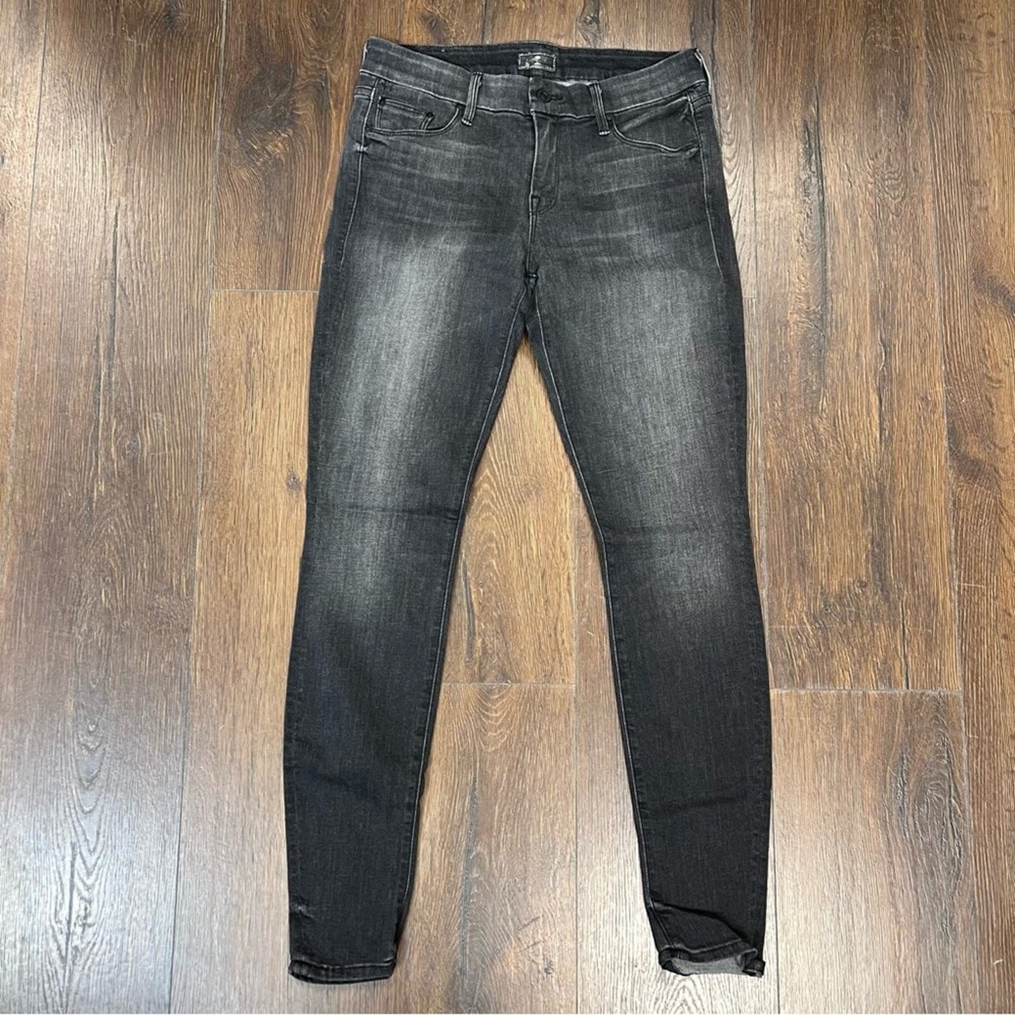 MOTHER Denim Looker Skinny Jeans in REBELS & LOVERS SZ 29/8