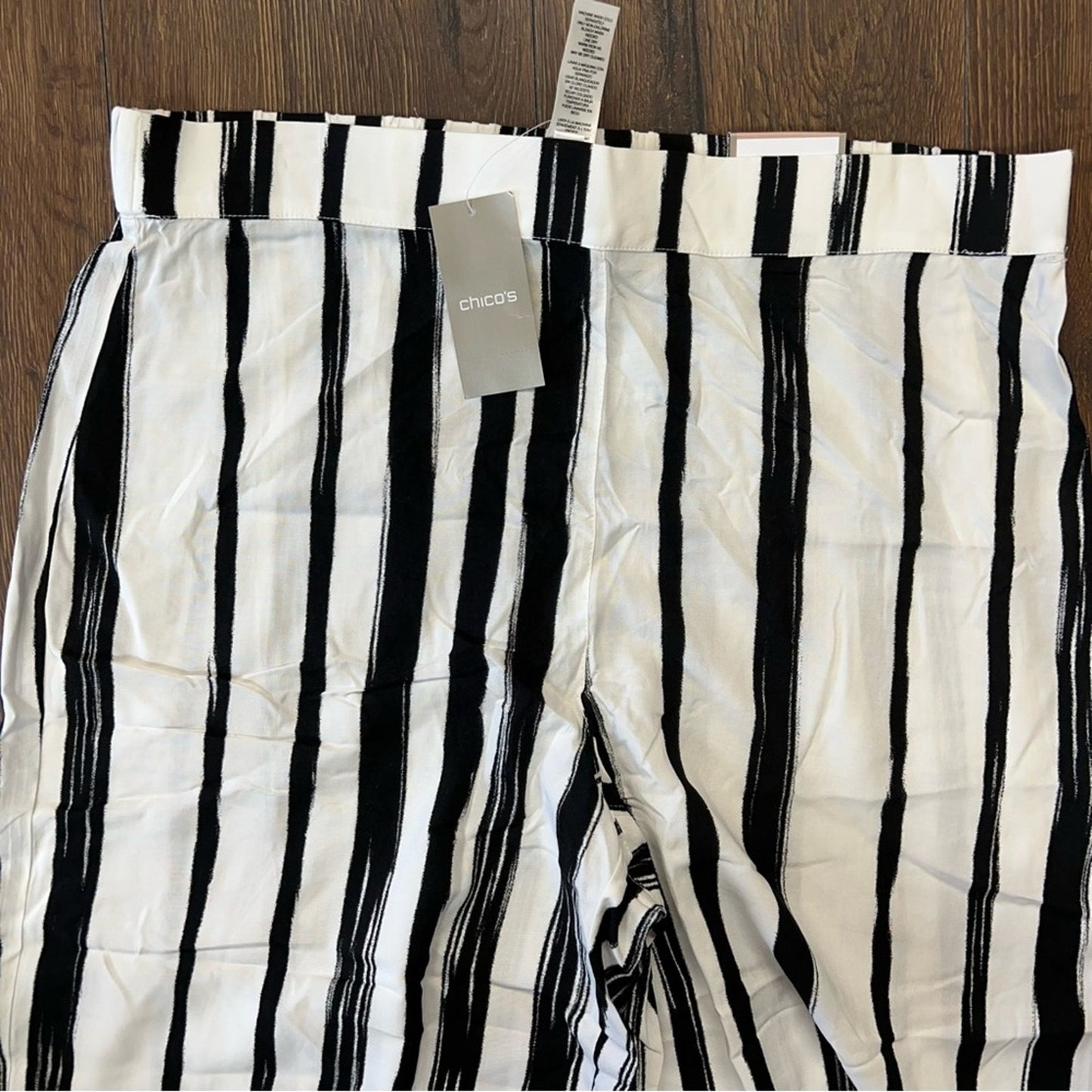 🆕 Chicos Striped Crop Pants SZ 2/12