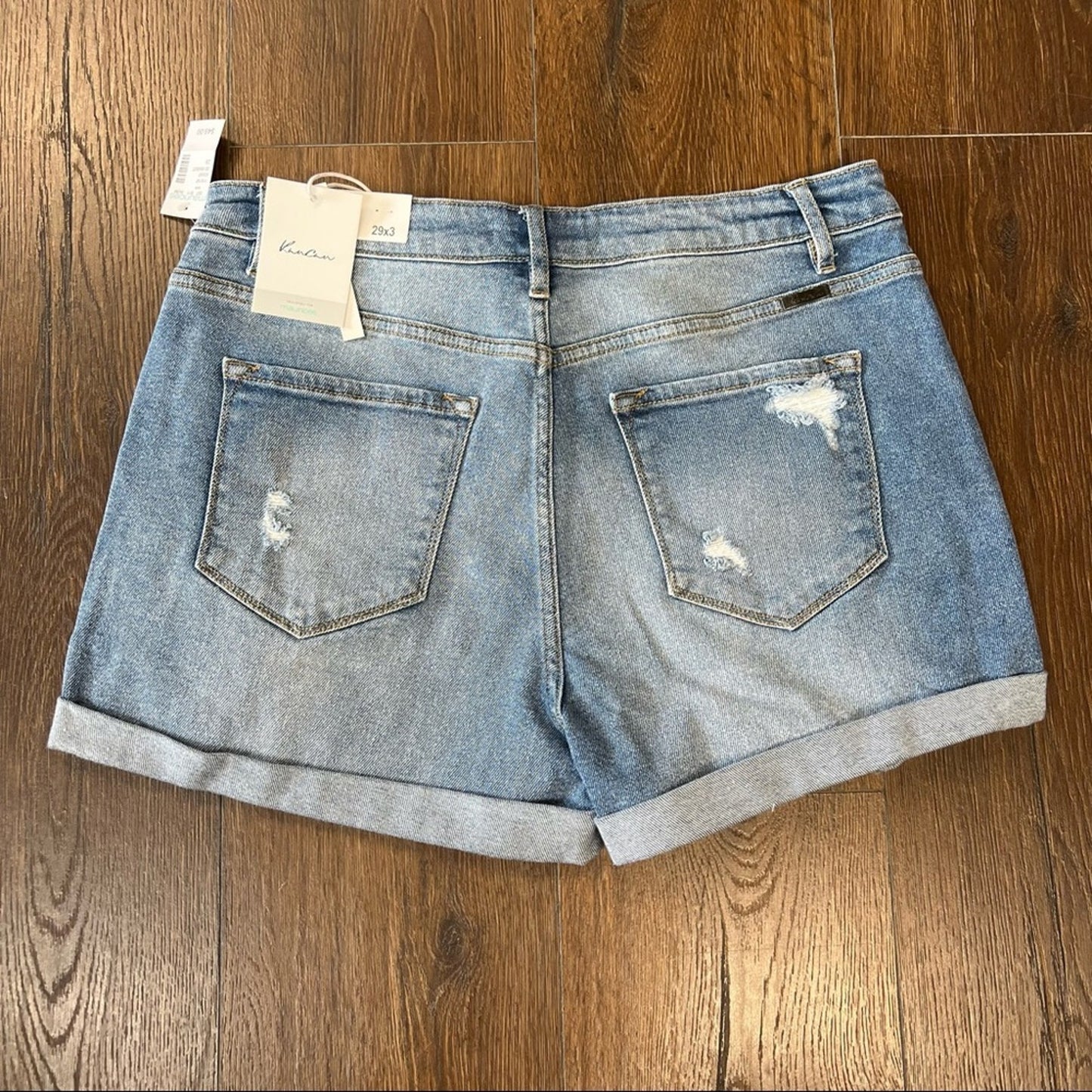 NWT KanCan™ High Rise Medium Destructed 3in Mom Short SZ 29