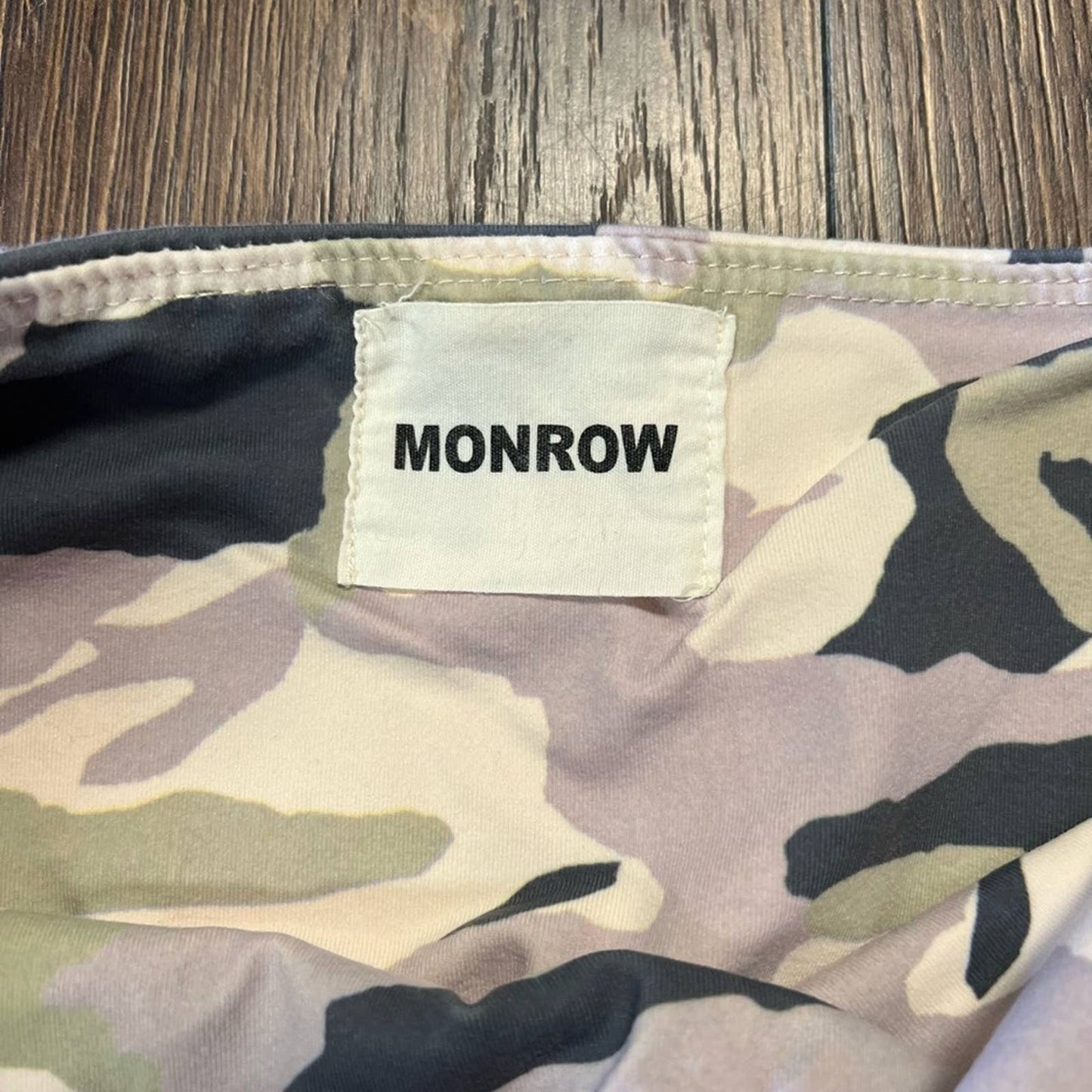 Monrow camo leggings SZ LG