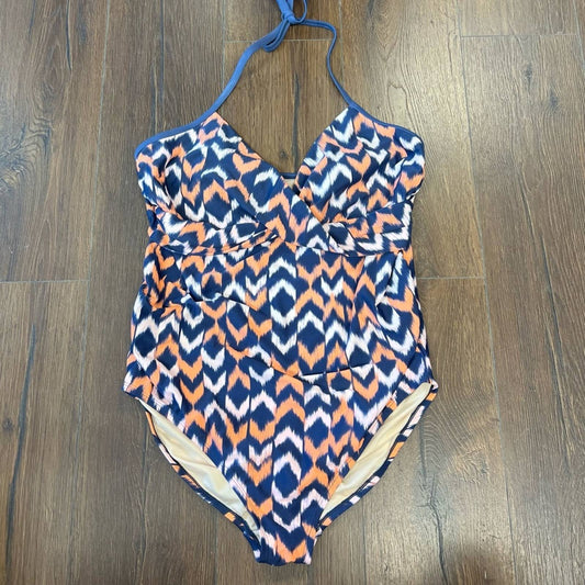 Liz Lange maternity swimsuit SZ XL