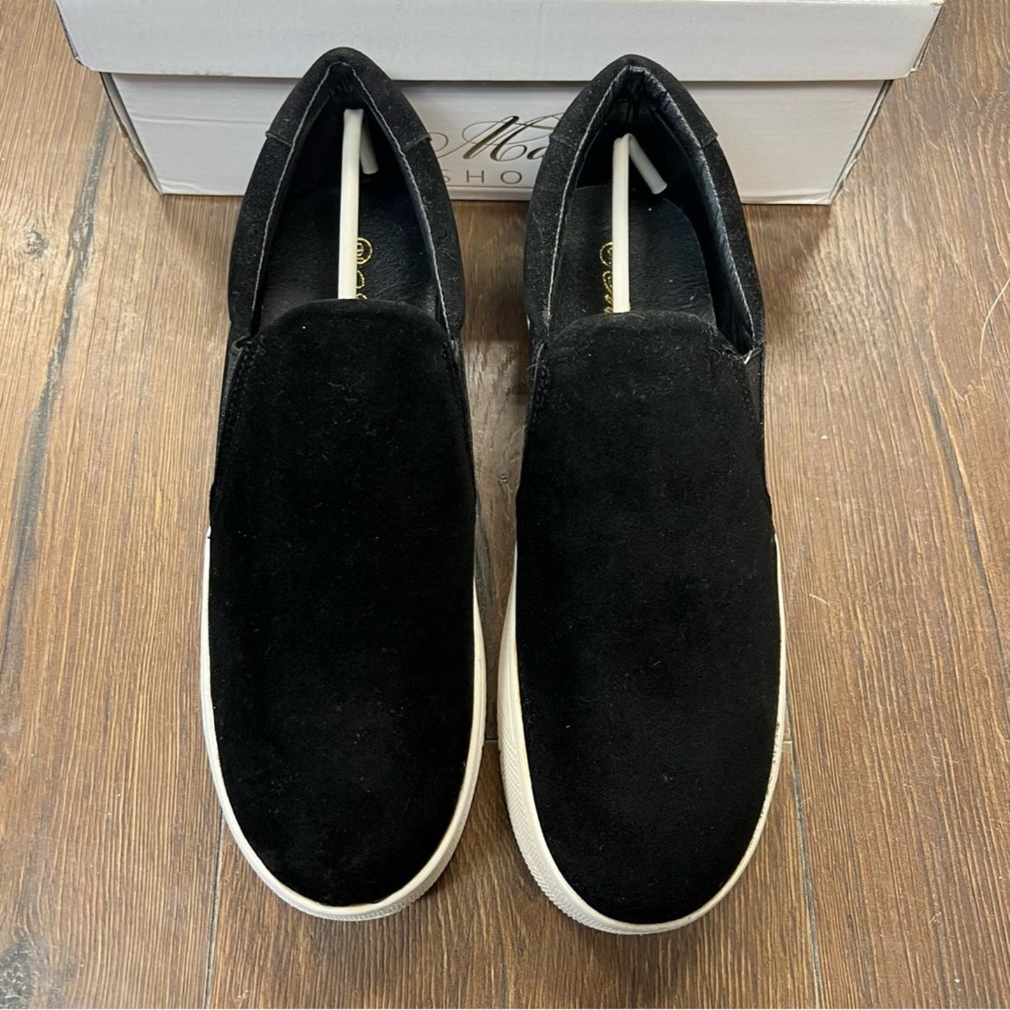 🆕 Mata Boutique black phoebe sneakers 
SZ 9