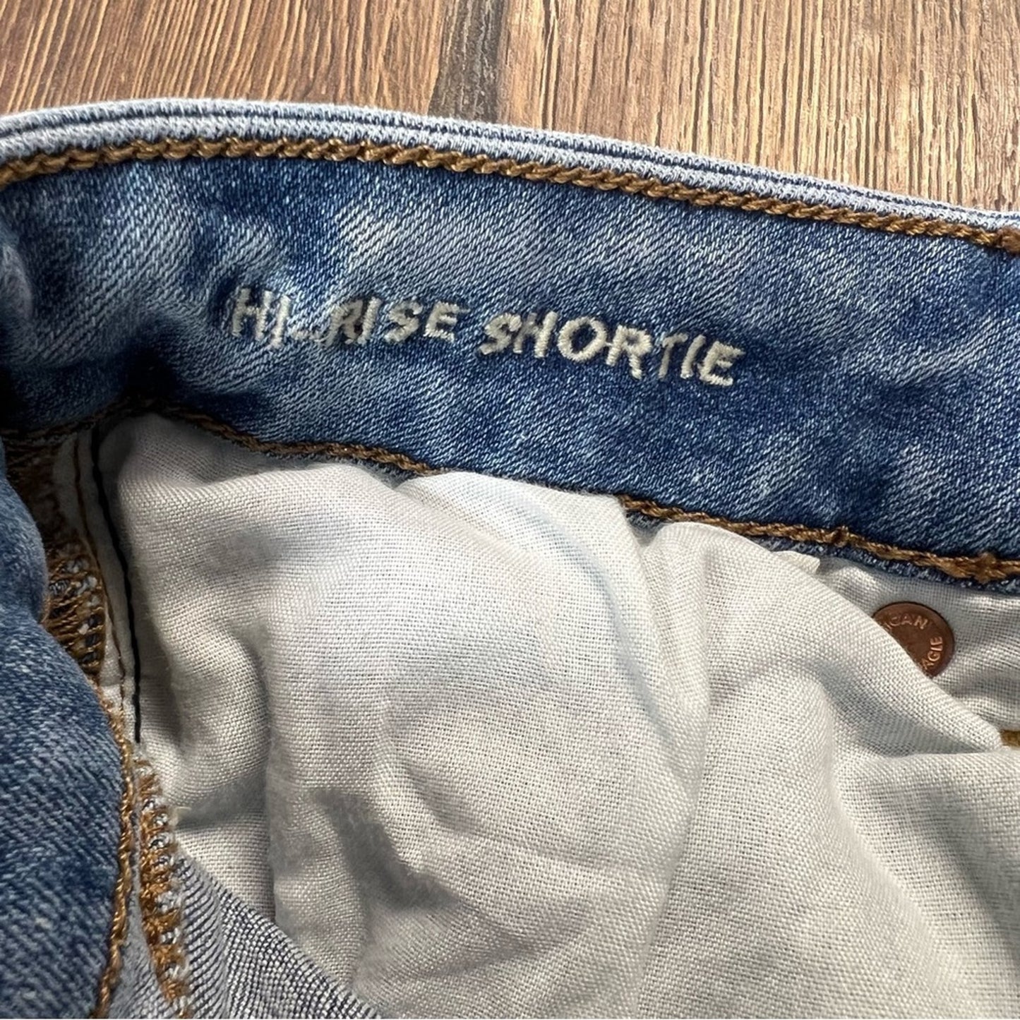 American Eagle hi rise Shortie SZ 6