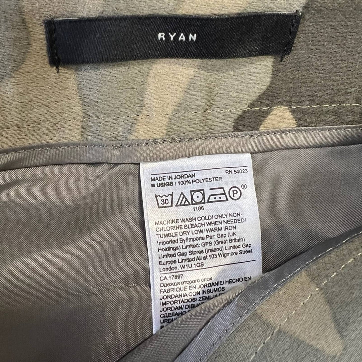 🆕 Banana Republic Ryan camo pants SZ 10