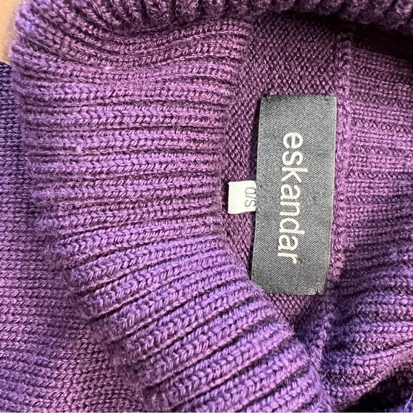 Eskander 100% wool ribbed turtle neck sweater in purple SZ O/S