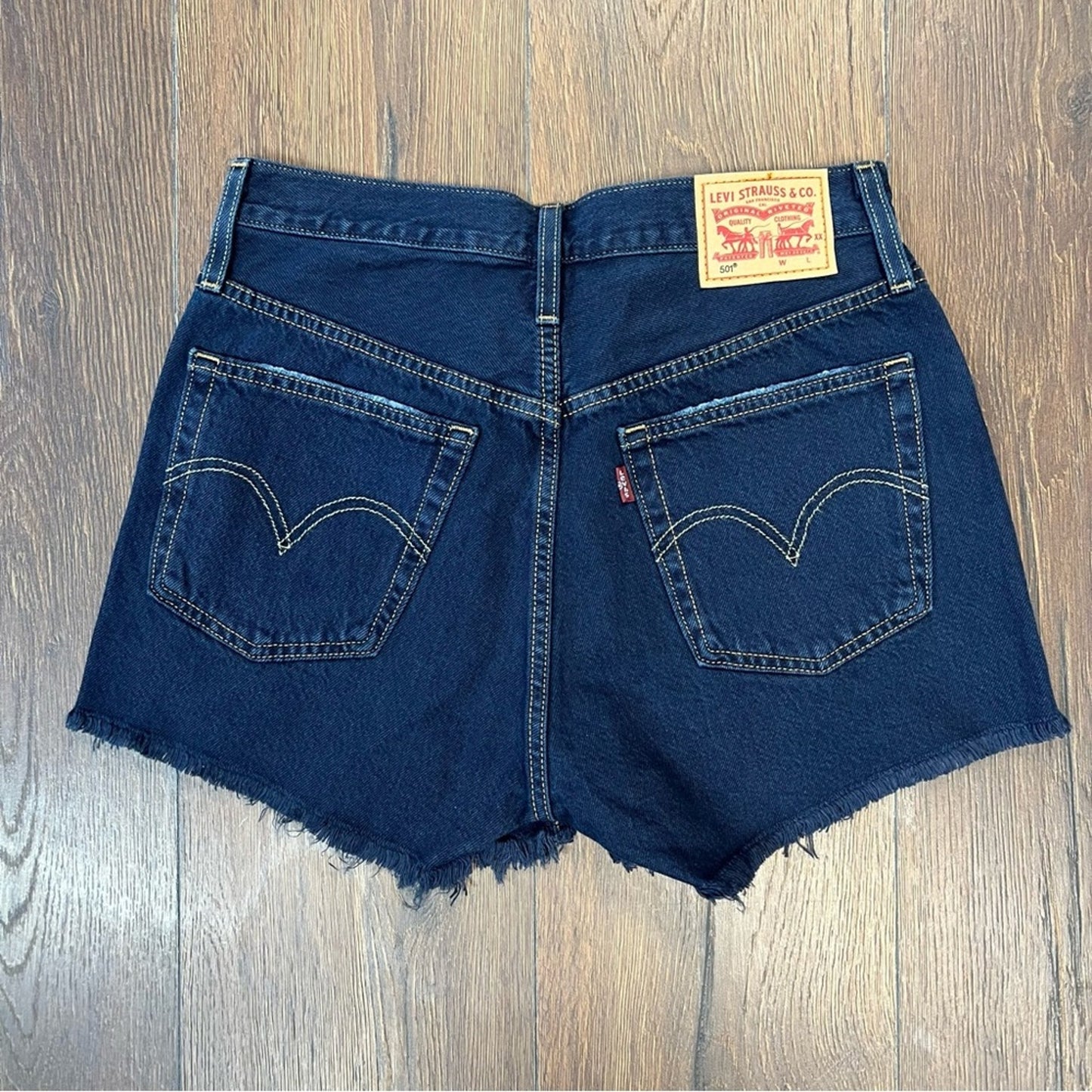 Levi’s 501 high rise denim shorts SZ 26/2
