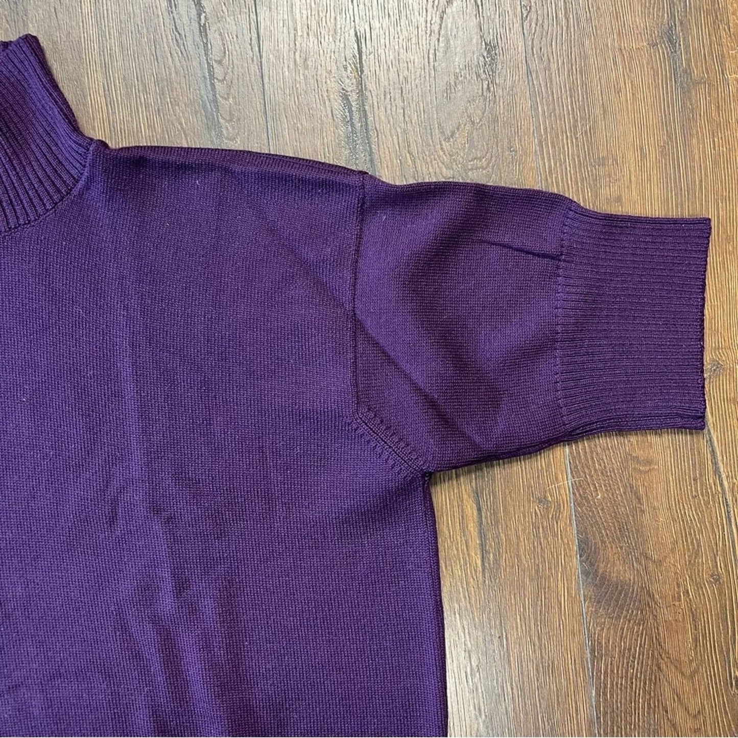 Eskander 100% wool ribbed turtle neck sweater in purple SZ O/S