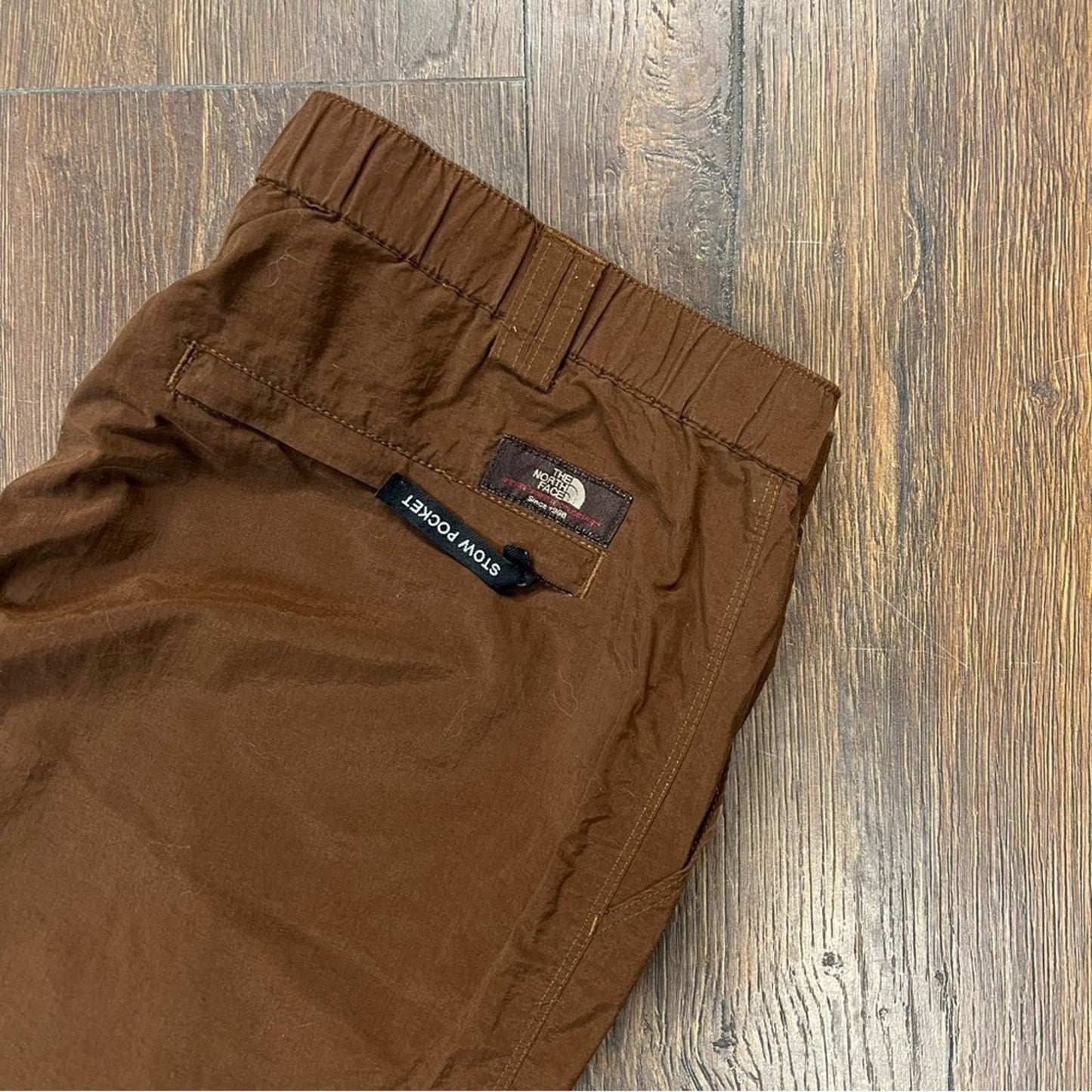 North face brown cargo Capri SZ LG