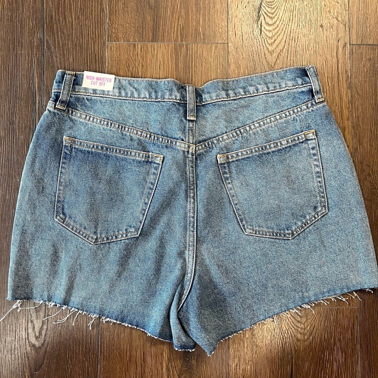 🆕 PINK high waisted short SZ 31