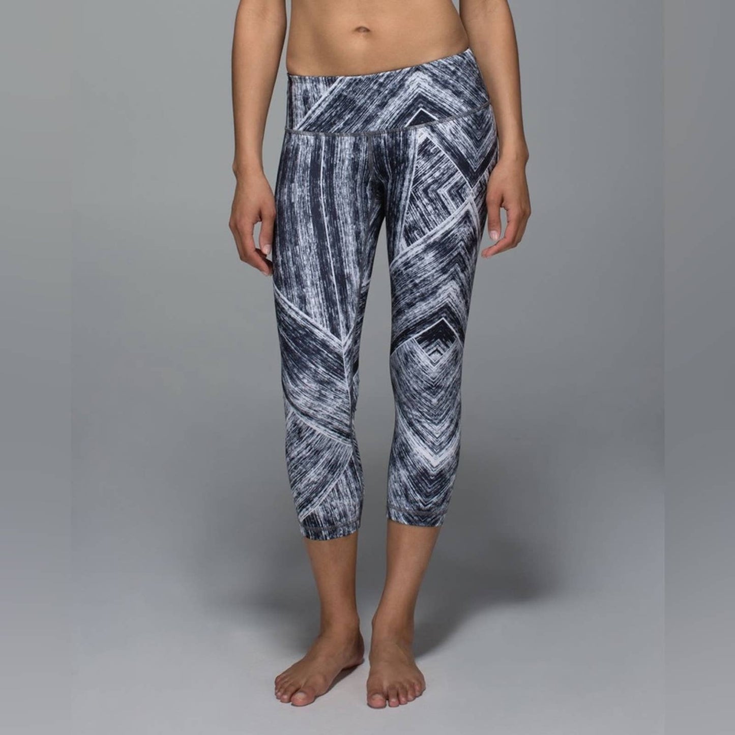 Lululemon Wunder Under Crop II *Full-On Luon Heat Wave White Black SZ 8